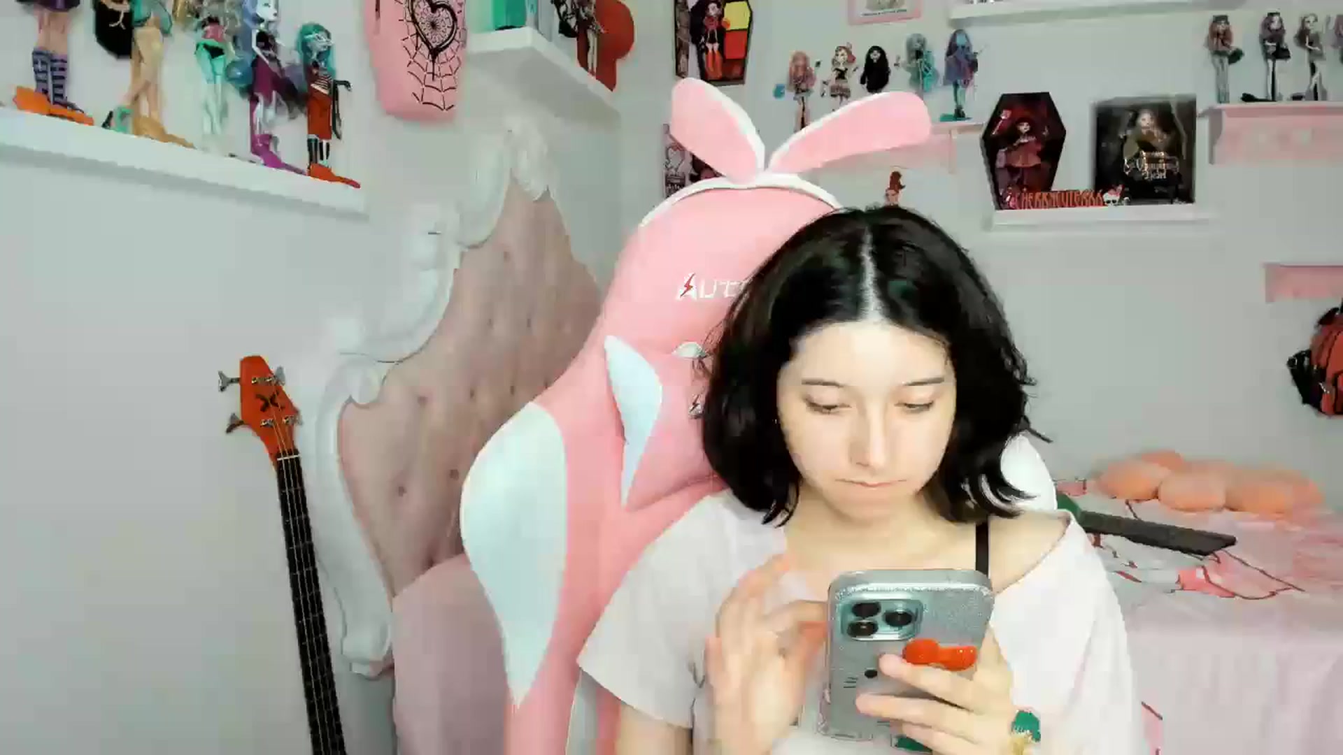 Gallery image thumbnail from Cherrycute666's myfreecams stream on, 12/24/2025, 06:46 image 14 of 20