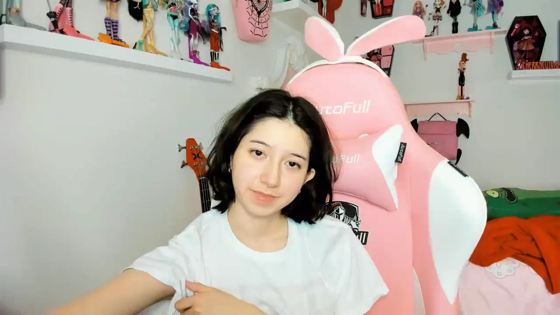 Gallery image thumbnail from Cherrycute666's myfreecams stream on, 12/26/2025, 08:19 image 12 of 20