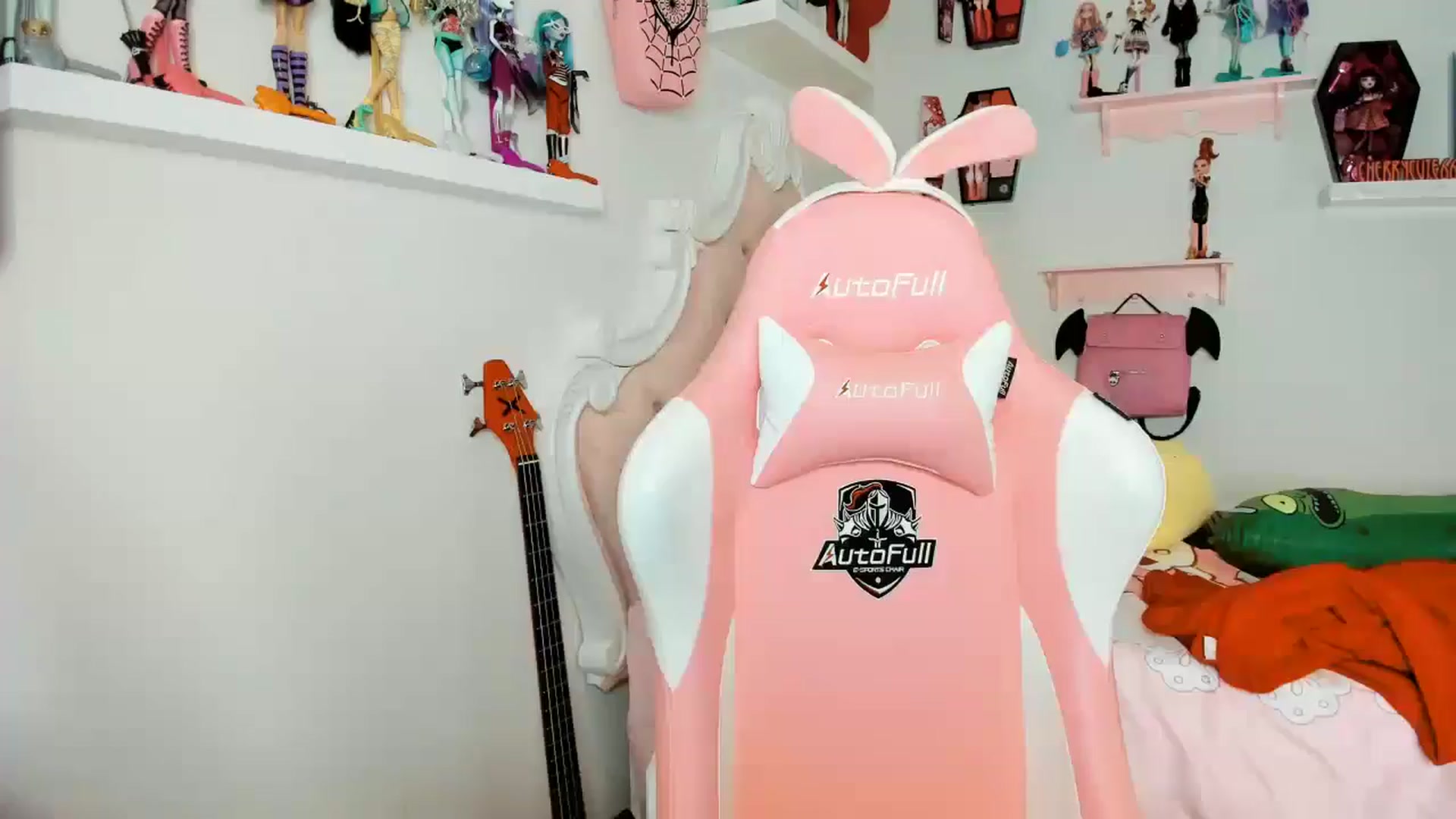 Gallery image thumbnail from Cherrycute666's myfreecams stream on, 12/26/2025, 08:19 image 15 of 20