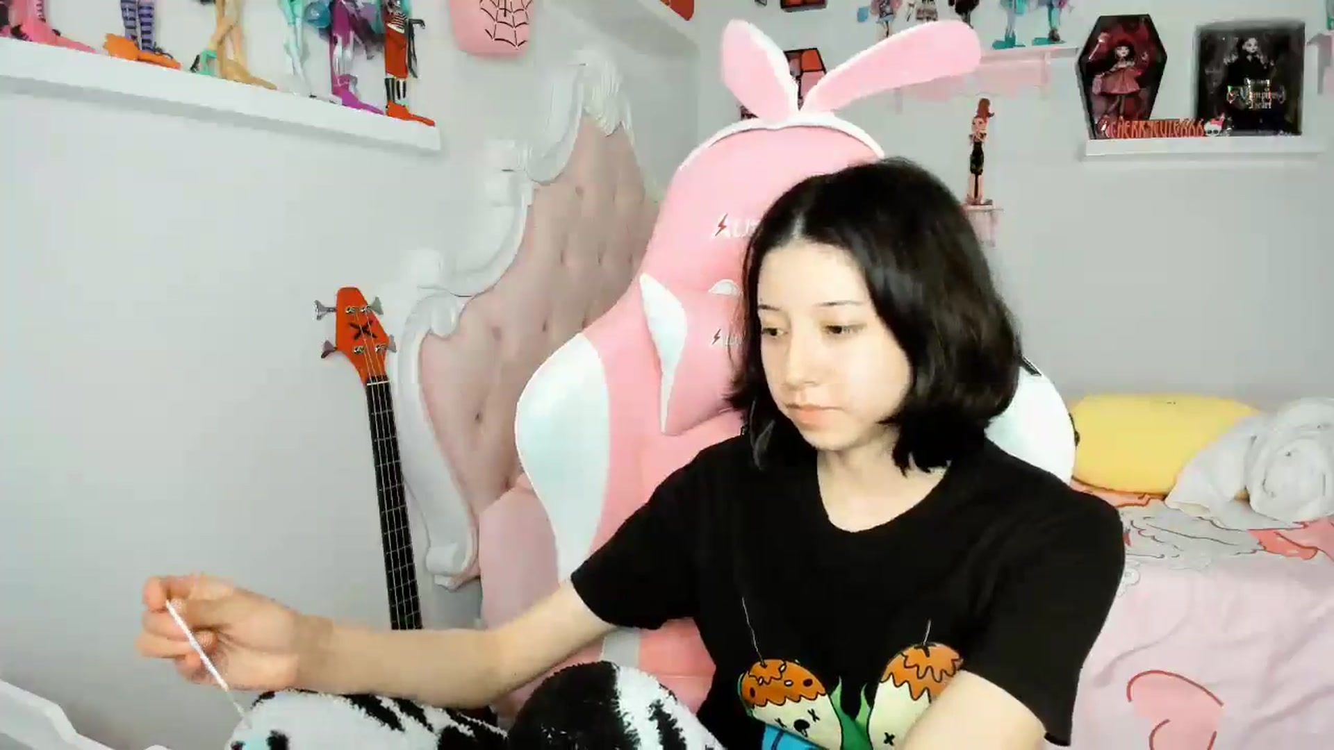 Gallery image thumbnail from Cherrycute666's myfreecams stream on, 12/28/2025, 03:07 image 12 of 20