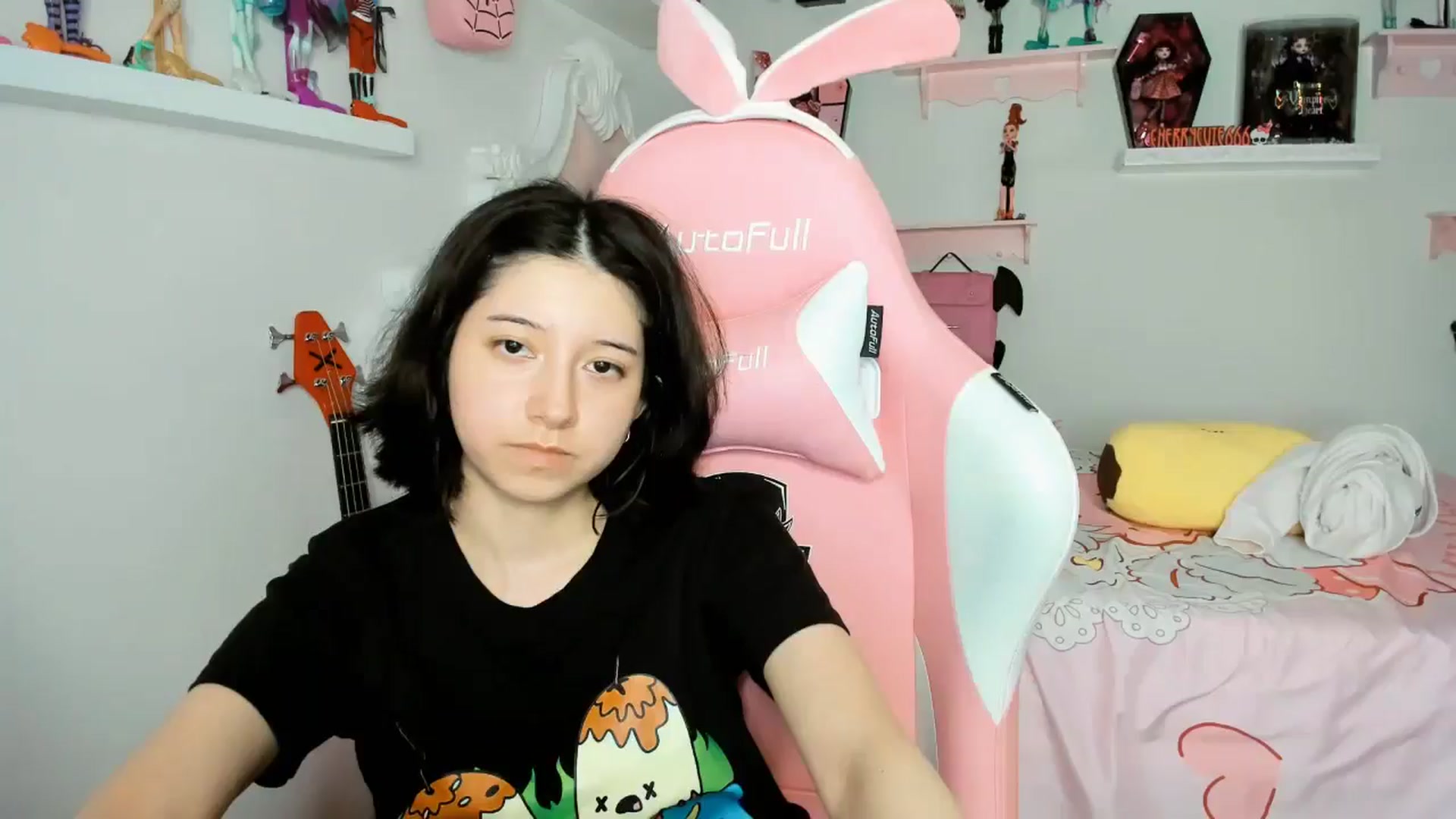 Gallery image thumbnail from Cherrycute666's myfreecams stream on, 12/28/2025, 03:07 image 7 of 20