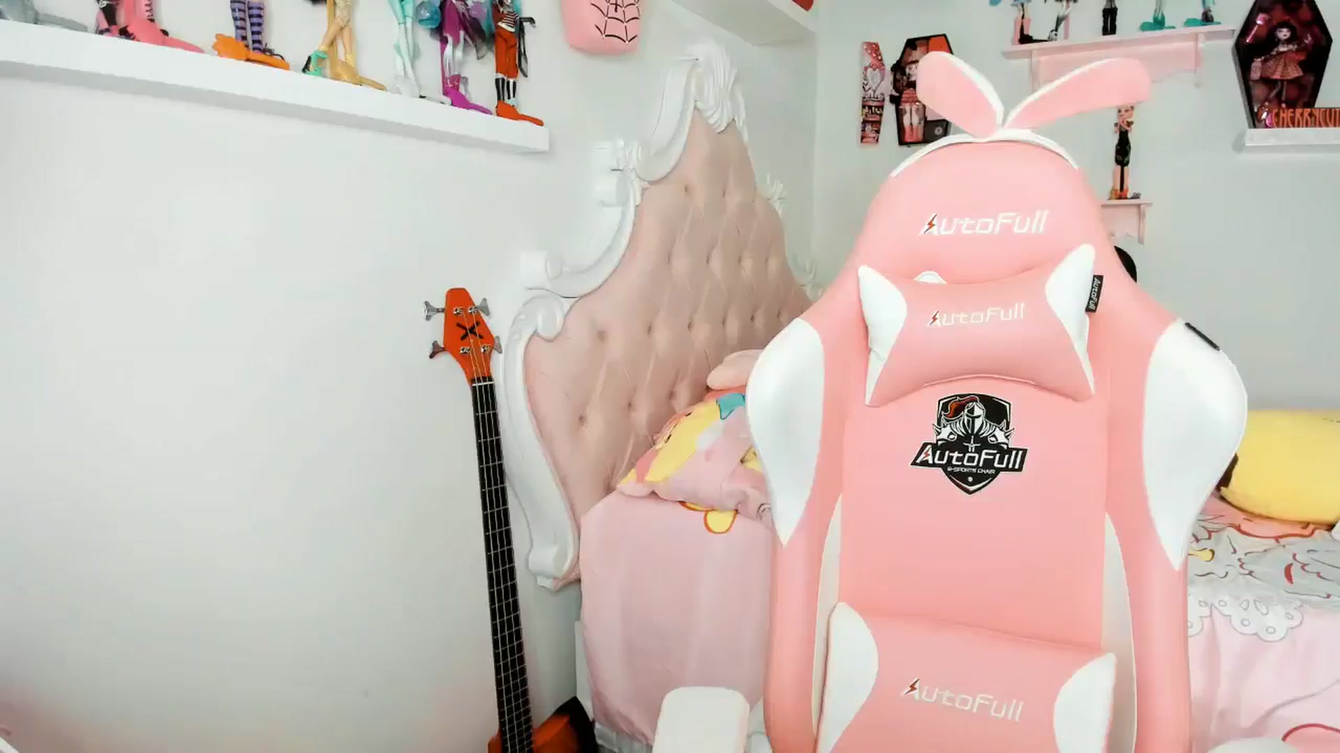 Gallery image thumbnail from Cherrycute666's myfreecams stream on, 12/28/2025, 03:07 image 8 of 20