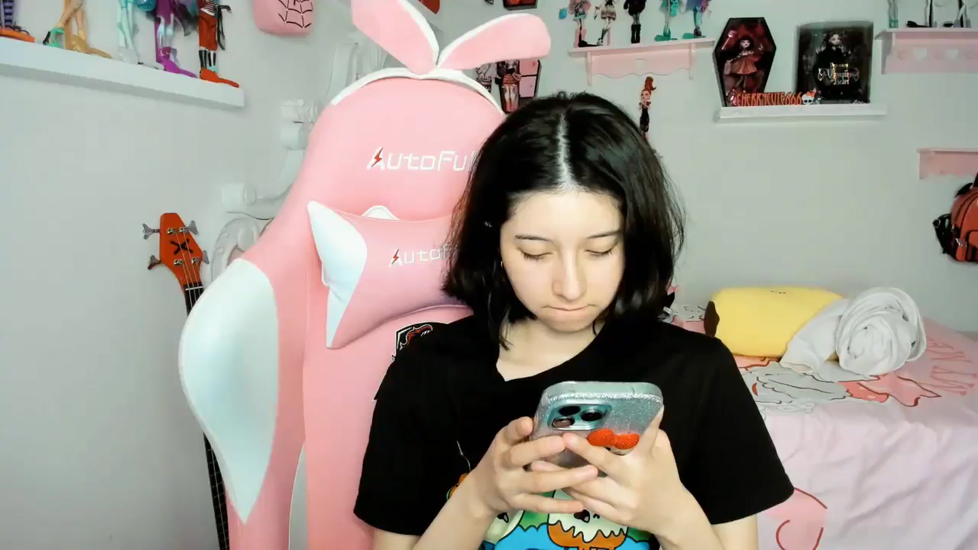 Gallery image thumbnail from Cherrycute666's myfreecams stream on, 12/28/2025, 03:07 image 6 of 20