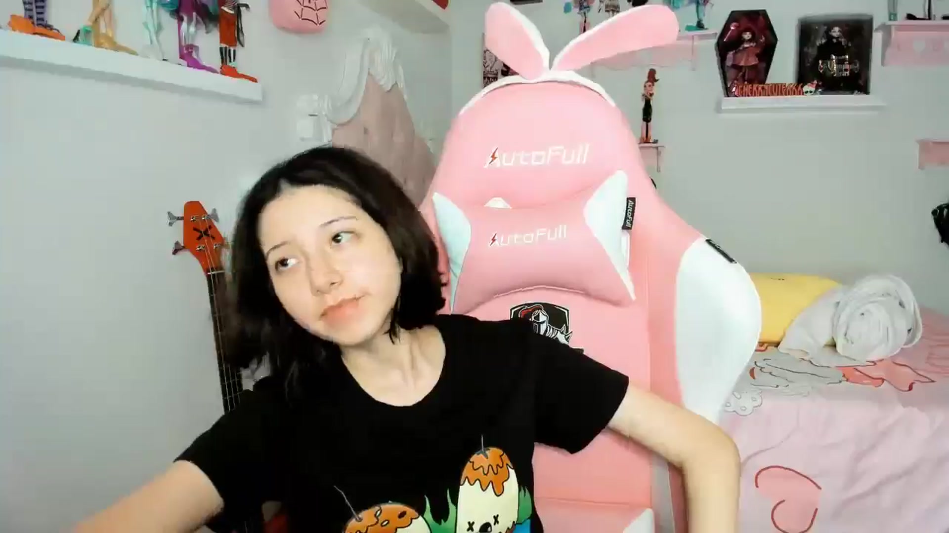 Gallery image thumbnail from Cherrycute666's myfreecams stream on, 12/28/2025, 03:07 image 16 of 20