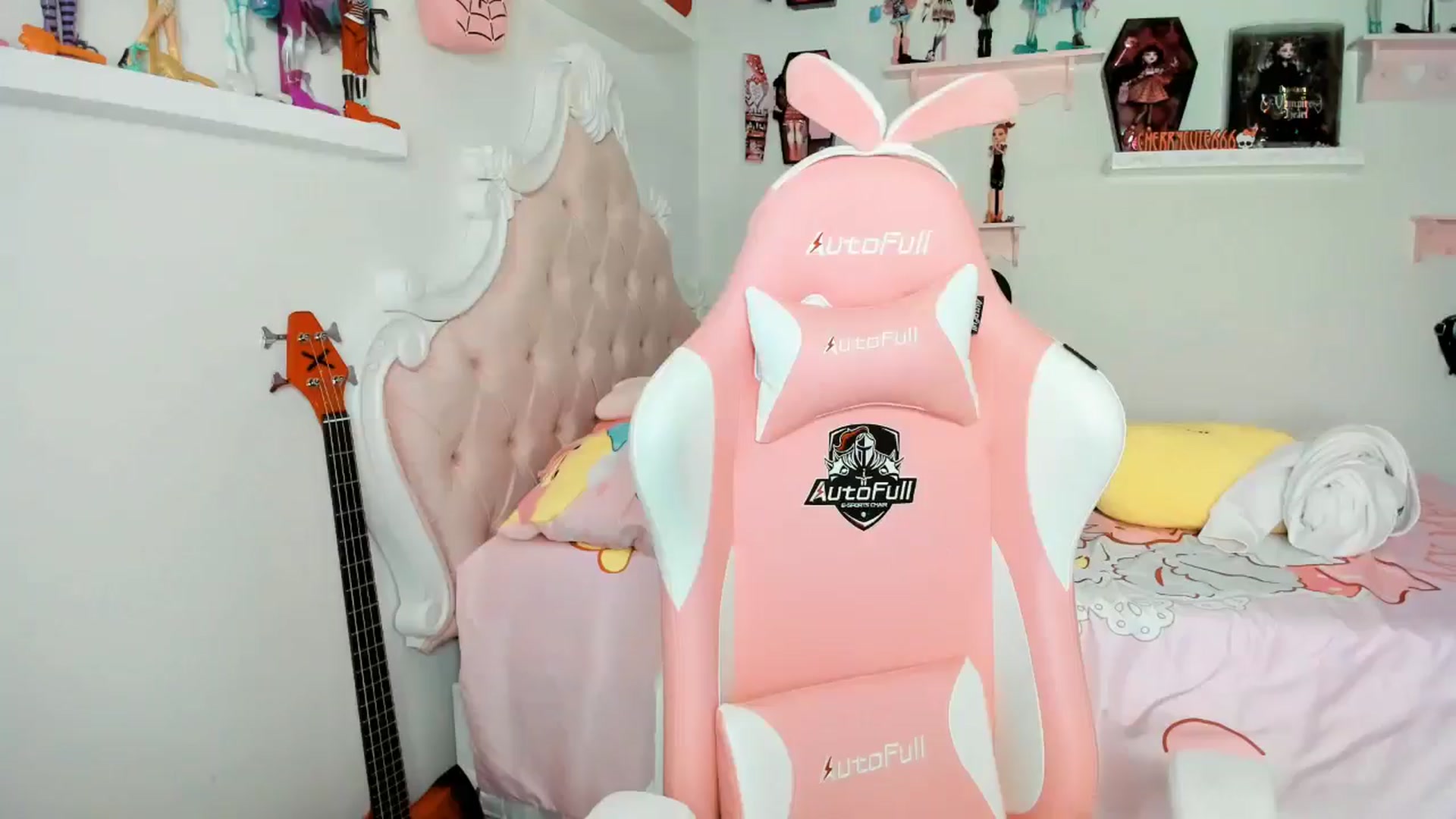 Gallery image thumbnail from Cherrycute666's myfreecams stream on, 12/28/2025, 03:07 image 17 of 20