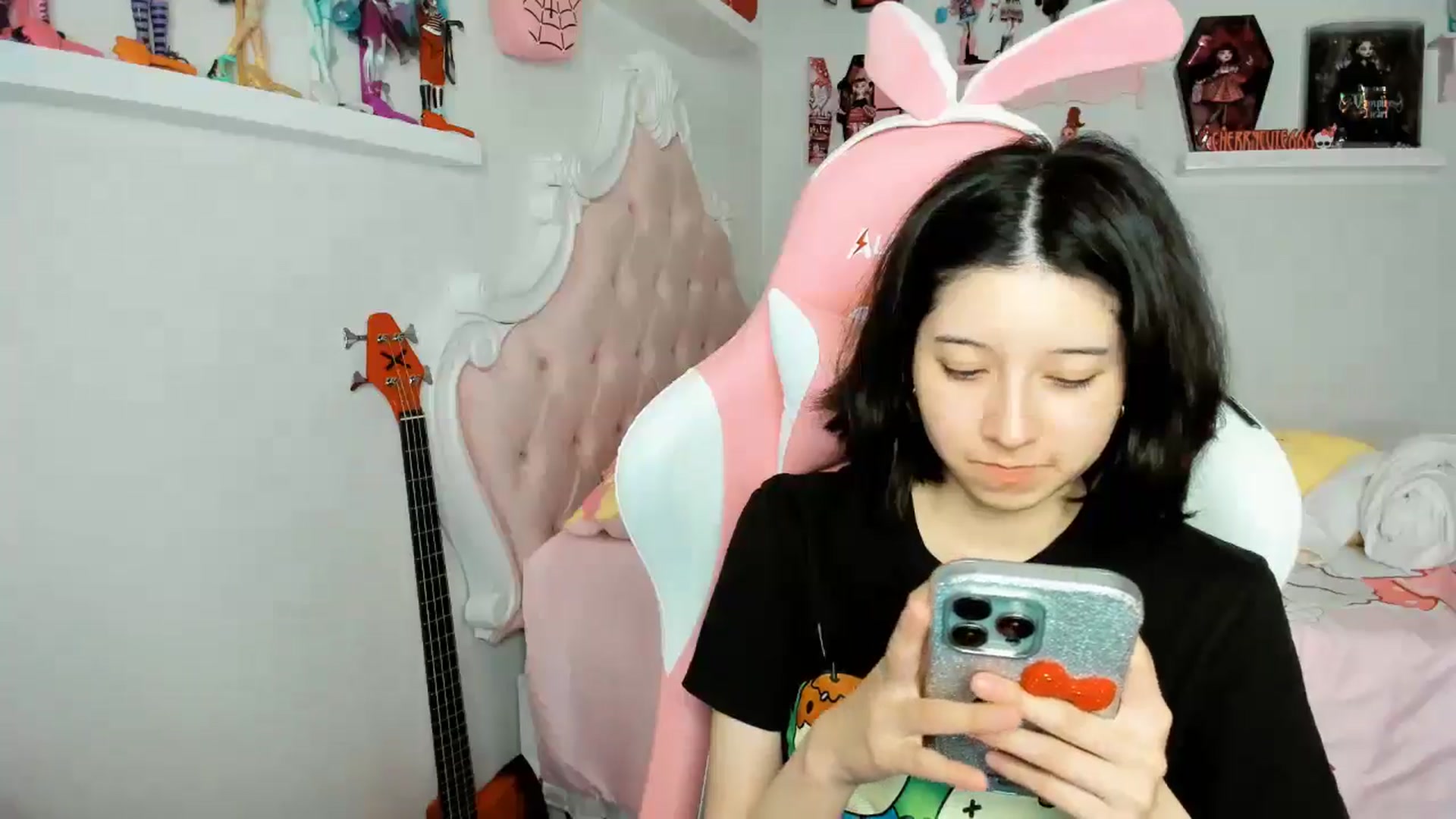 Gallery image thumbnail from Cherrycute666's myfreecams stream on, 12/28/2025, 03:45 image 2 of 20