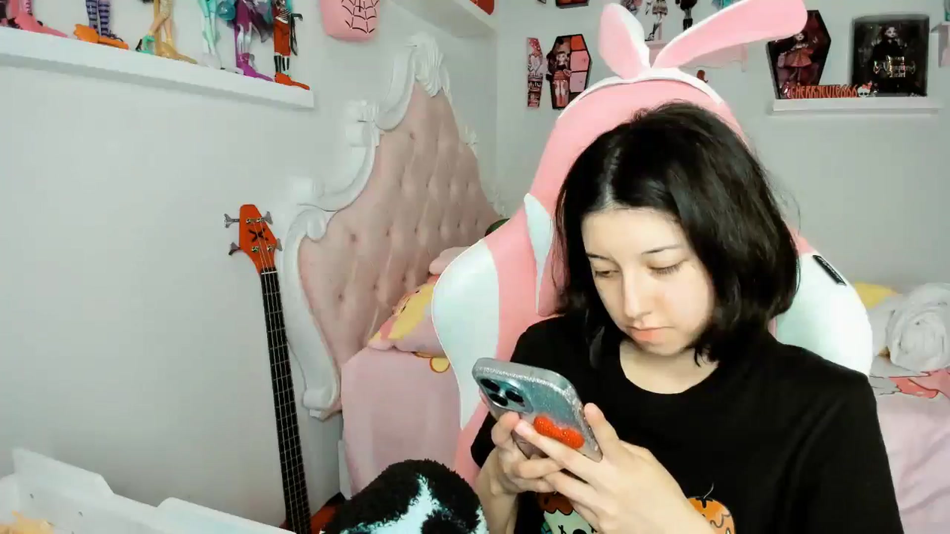 Gallery image thumbnail from Cherrycute666's myfreecams stream on, 12/28/2025, 03:45 image 3 of 20