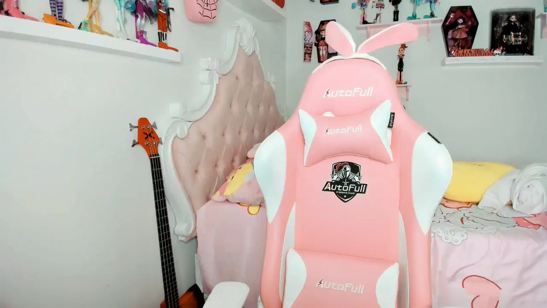 Gallery image thumbnail from Cherrycute666's myfreecams stream on, 12/28/2025, 03:45 image 5 of 20