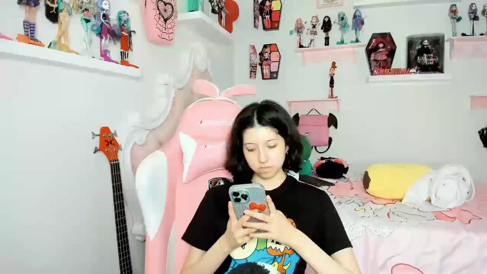 Gallery image thumbnail from Cherrycute666's myfreecams stream on, 12/28/2025, 03:45 image 14 of 20