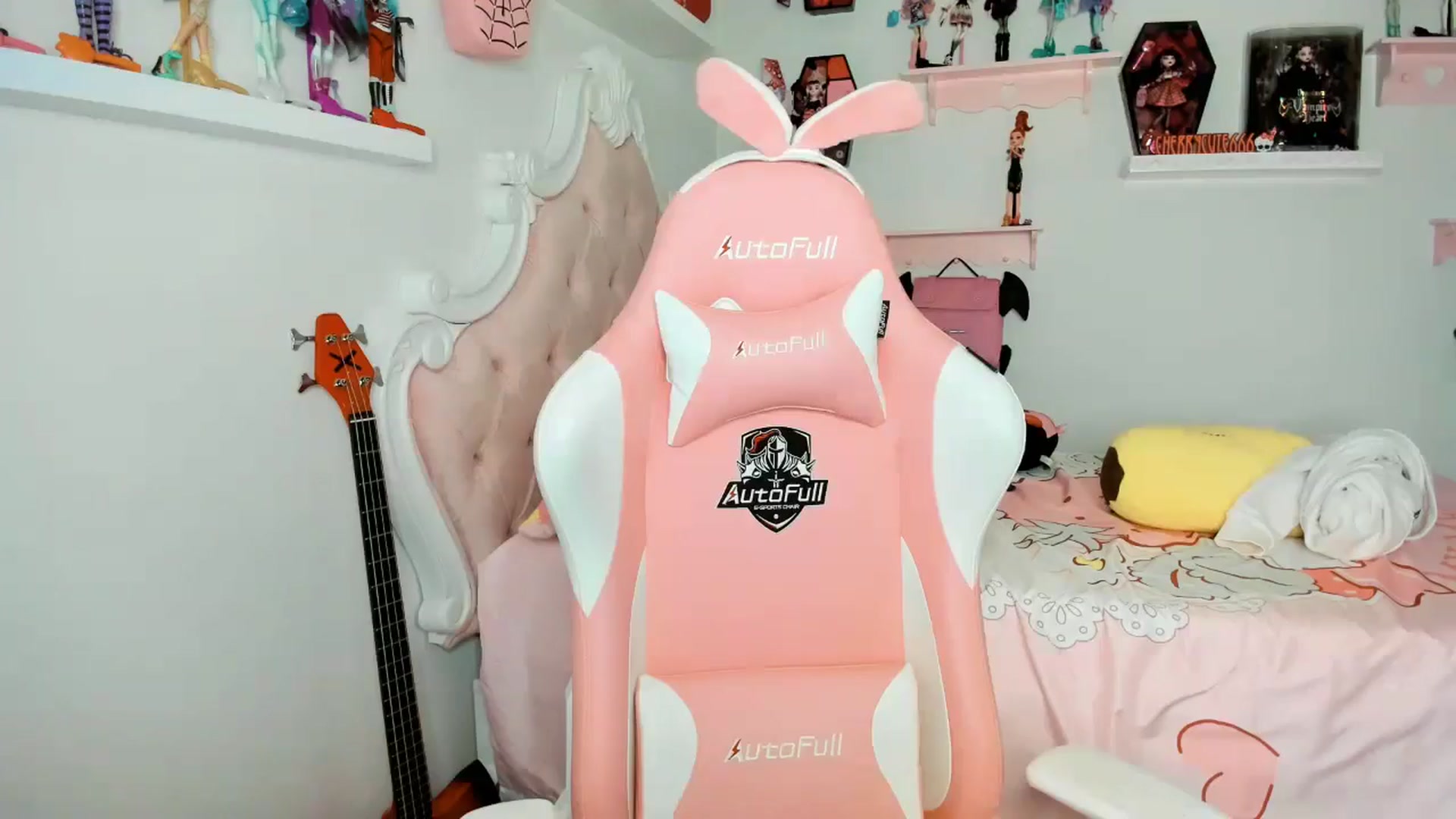 Gallery image thumbnail from Cherrycute666's myfreecams stream on, 12/28/2025, 03:45 image 6 of 20