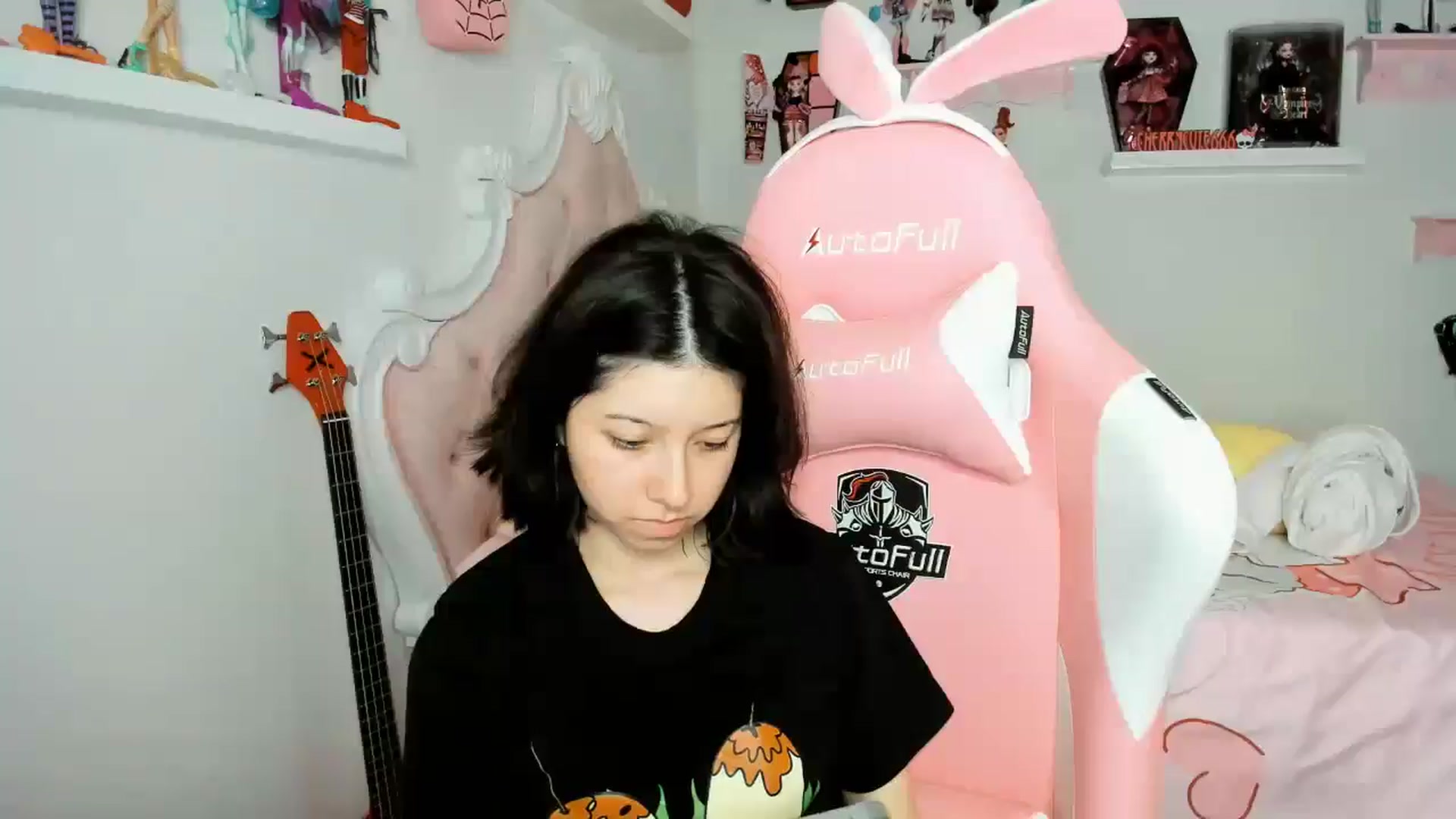 Gallery image thumbnail from Cherrycute666's myfreecams stream on, 12/28/2025, 03:45 image 10 of 20