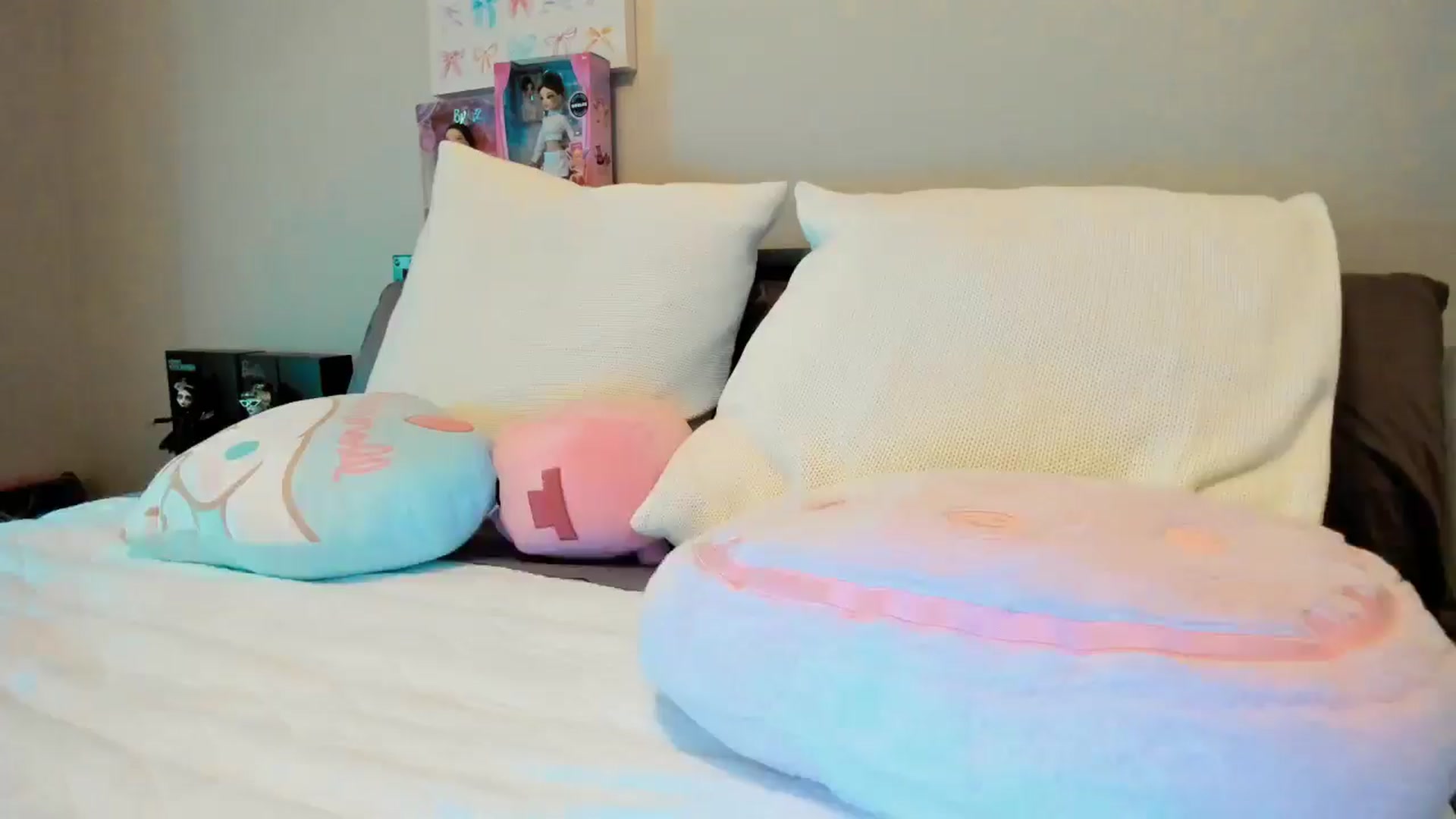 Gallery image thumbnail from Cherrycute666's myfreecams stream on, 01/02/2026, 05:17 image 17 of 20