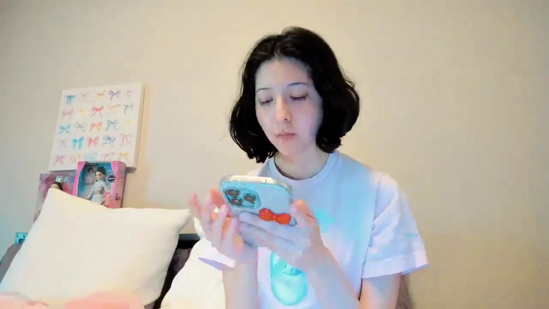 Gallery image thumbnail from Cherrycute666's myfreecams stream on, 01/02/2026, 05:17 image 18 of 20