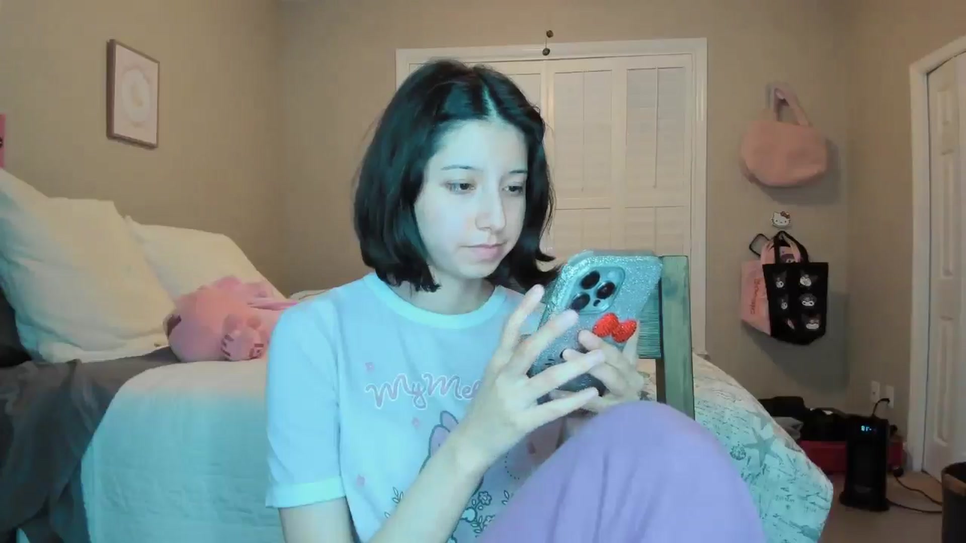 Gallery image thumbnail from Cherrycute666's myfreecams stream on, 01/06/2026, 06:00 image 19 of 20