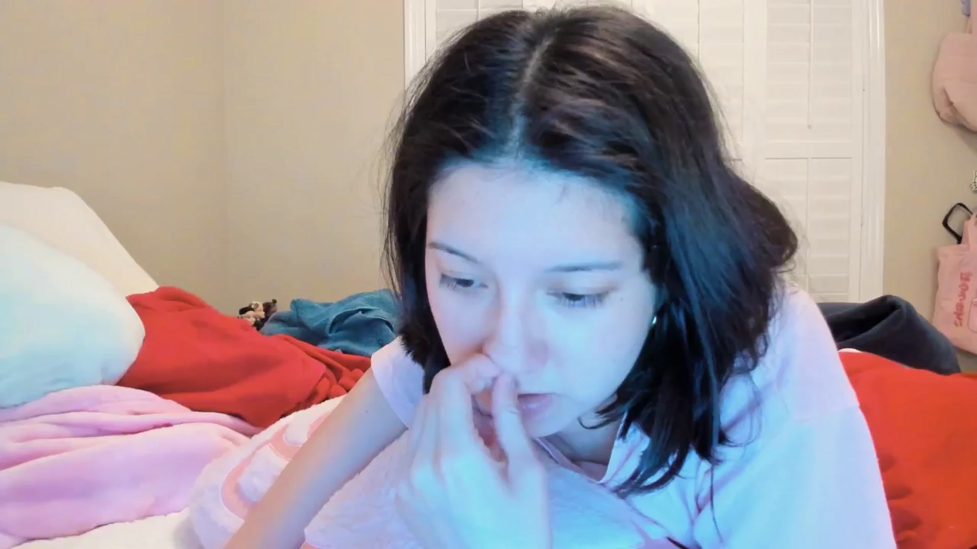 Gallery image thumbnail from Cherrycute666's myfreecams stream on, 01/09/2026, 06:33 image 17 of 20