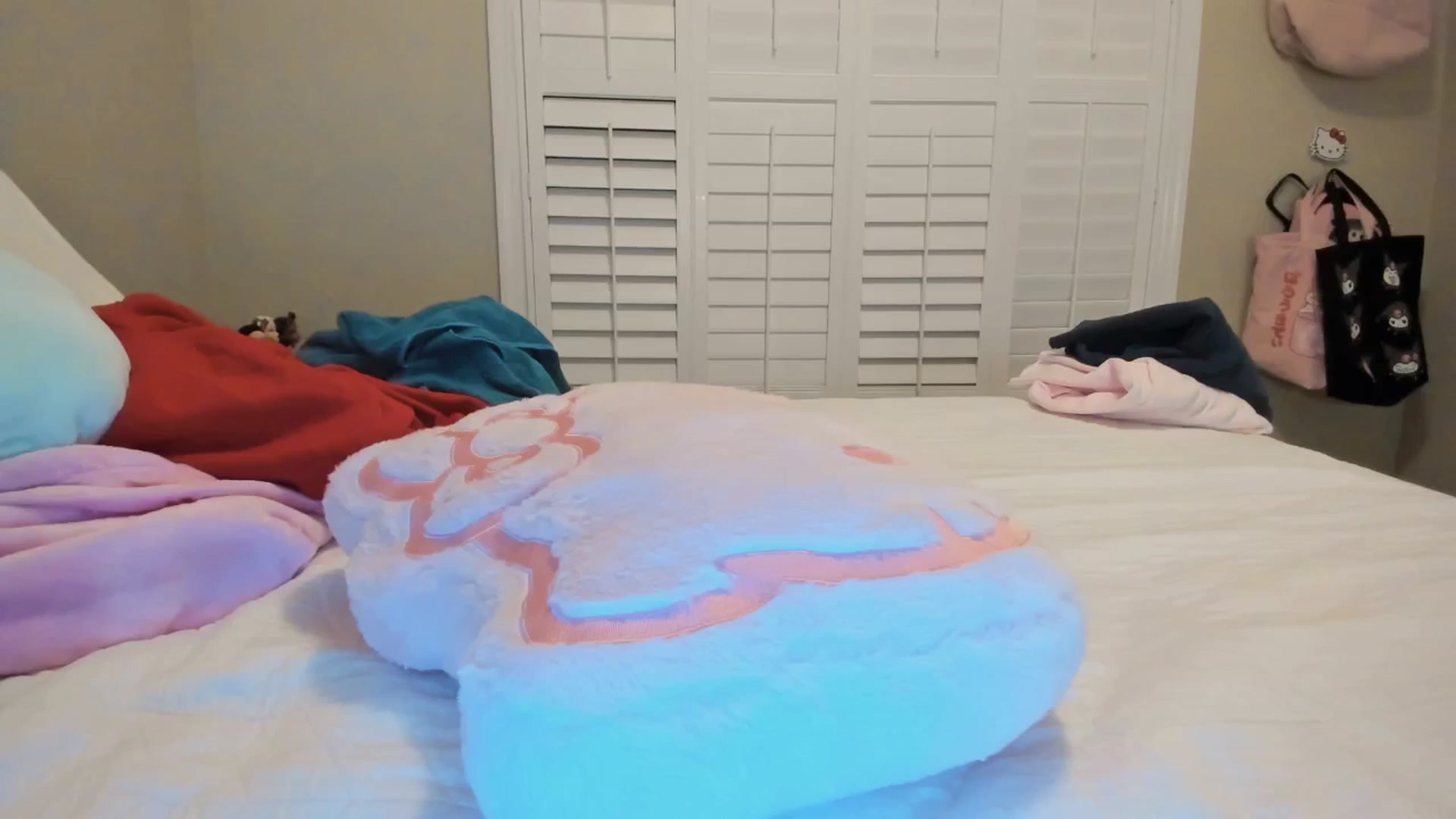 Gallery image thumbnail from Cherrycute666's myfreecams stream on, 01/09/2026, 06:33 image 18 of 20