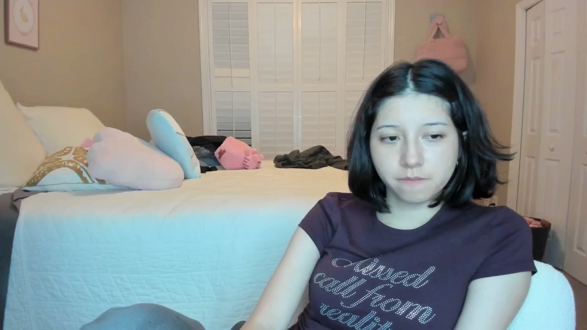 Gallery image thumbnail from Cherrycute666's myfreecams stream on, 01/10/2026, 07:57 image 4 of 20