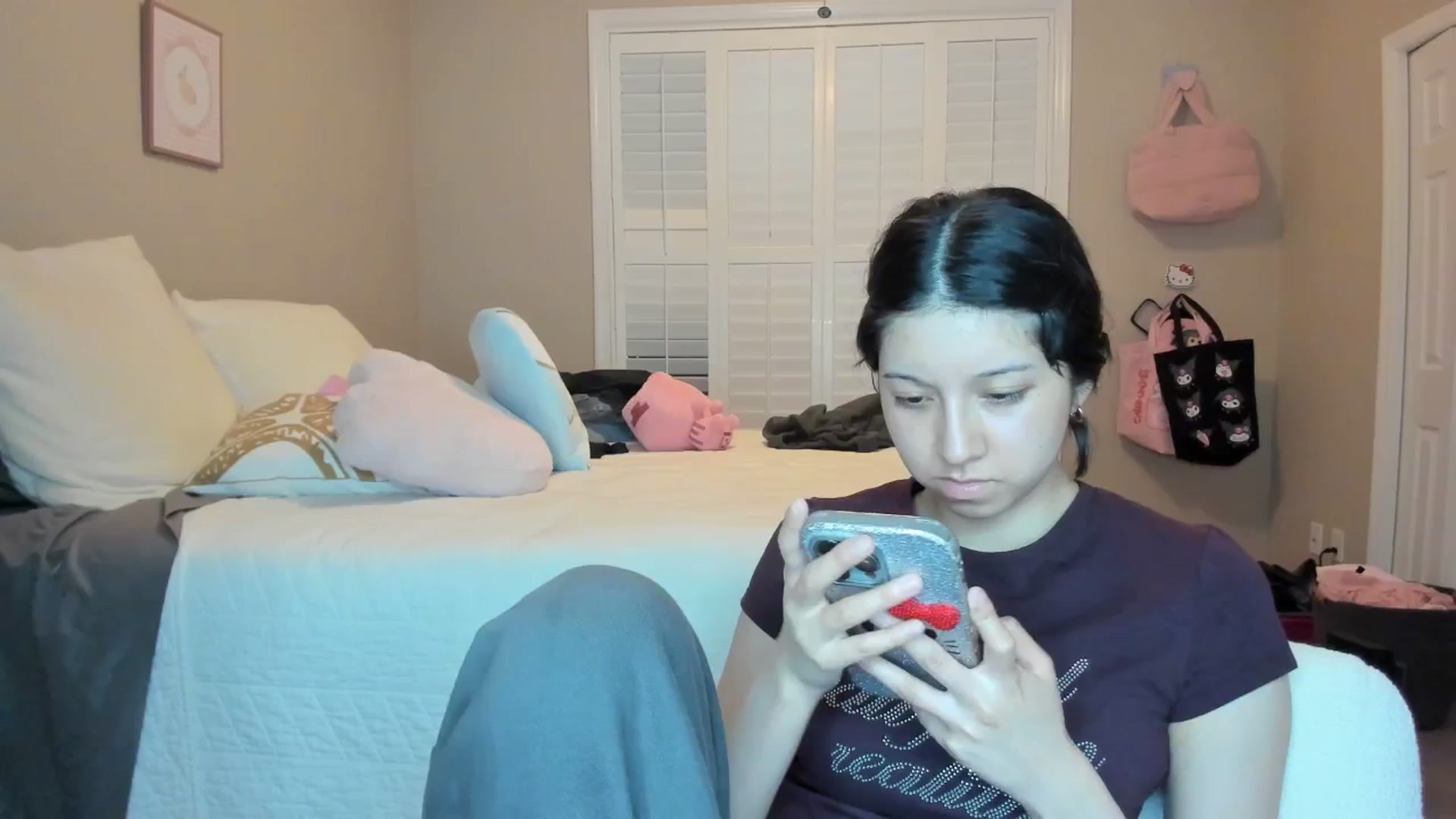 Gallery image thumbnail from Cherrycute666's myfreecams stream on, 01/10/2026, 07:57 image 17 of 20