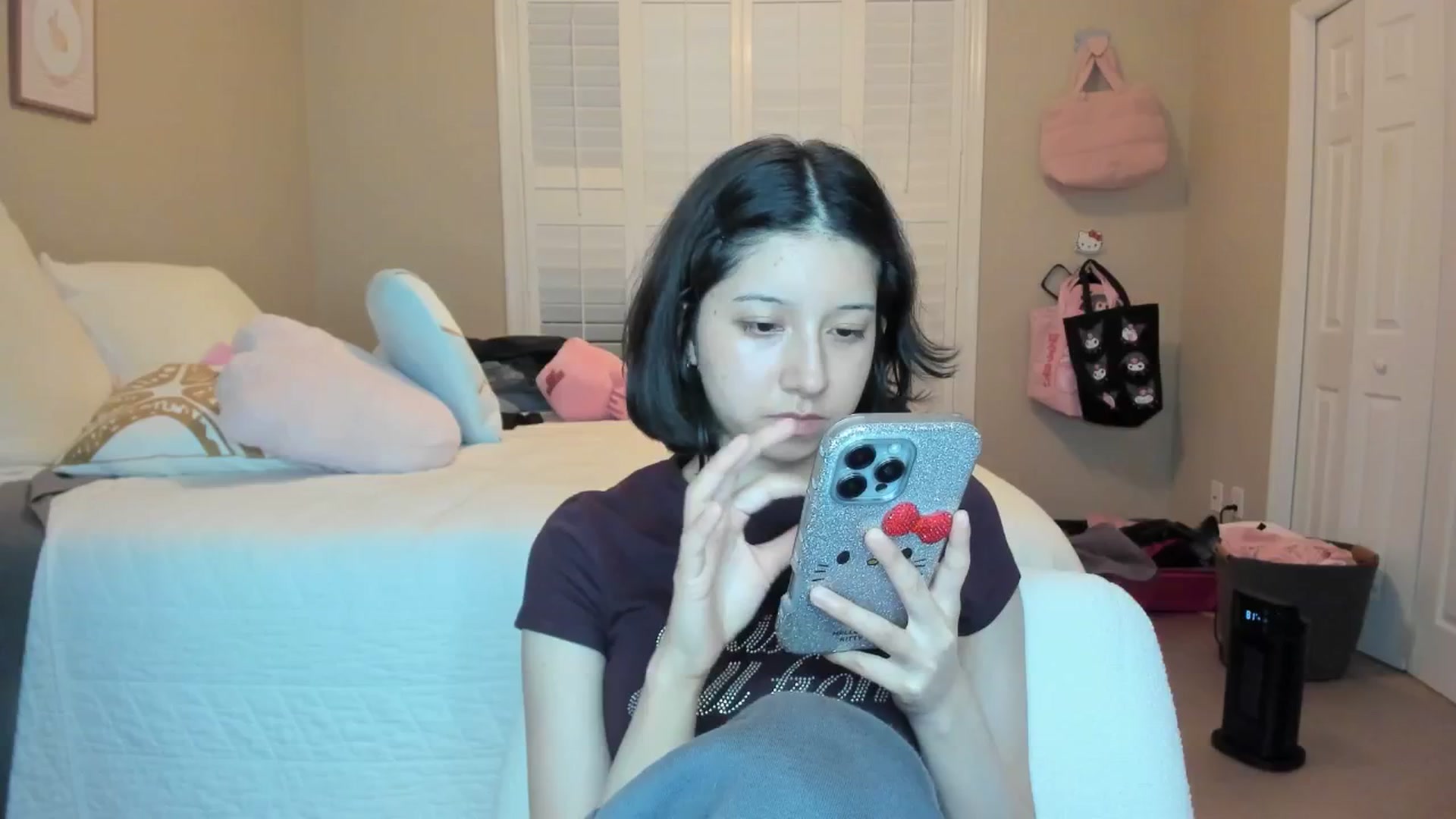 Gallery image thumbnail from Cherrycute666's myfreecams stream on, 01/10/2026, 07:57 image 10 of 20