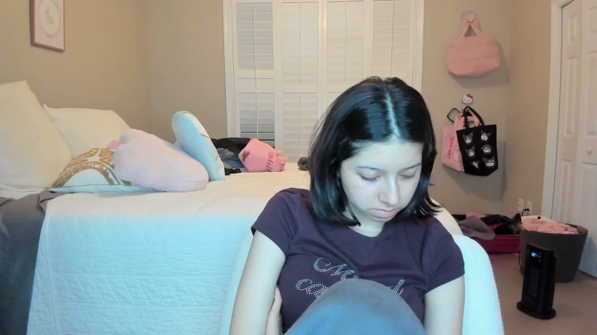 Gallery image thumbnail from Cherrycute666's myfreecams stream on, 01/10/2026, 07:57 image 13 of 20