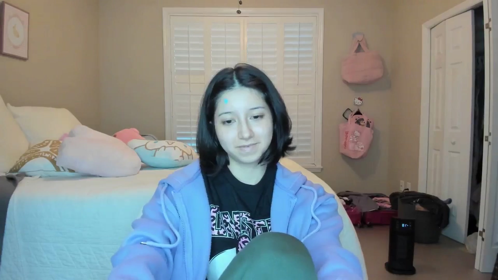 Gallery image thumbnail from Cherrycute666's myfreecams stream on, 01/10/2026, 22:50 image 19 of 20