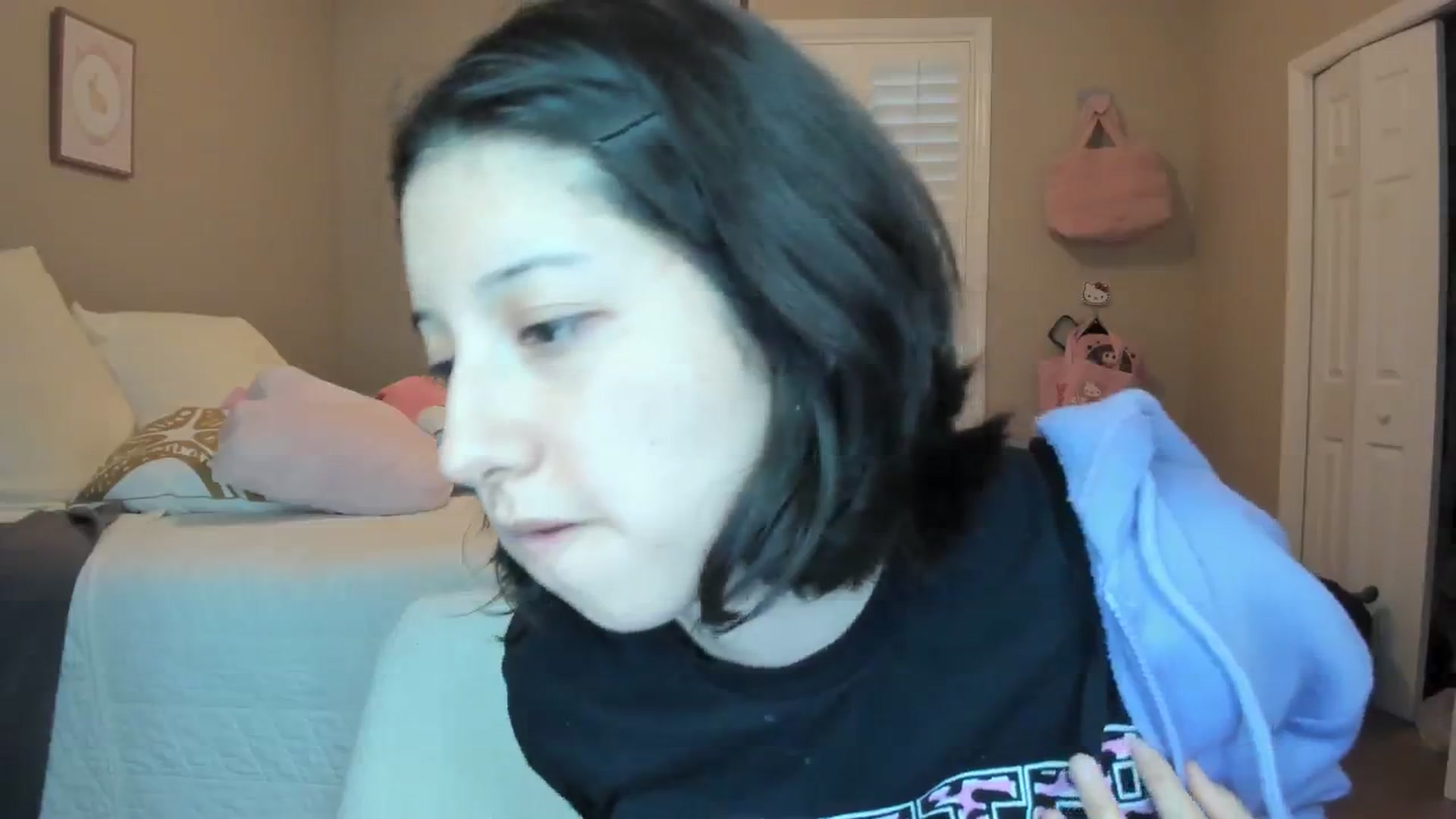 Gallery image thumbnail from Cherrycute666's myfreecams stream on, 01/10/2026, 22:50 image 10 of 20