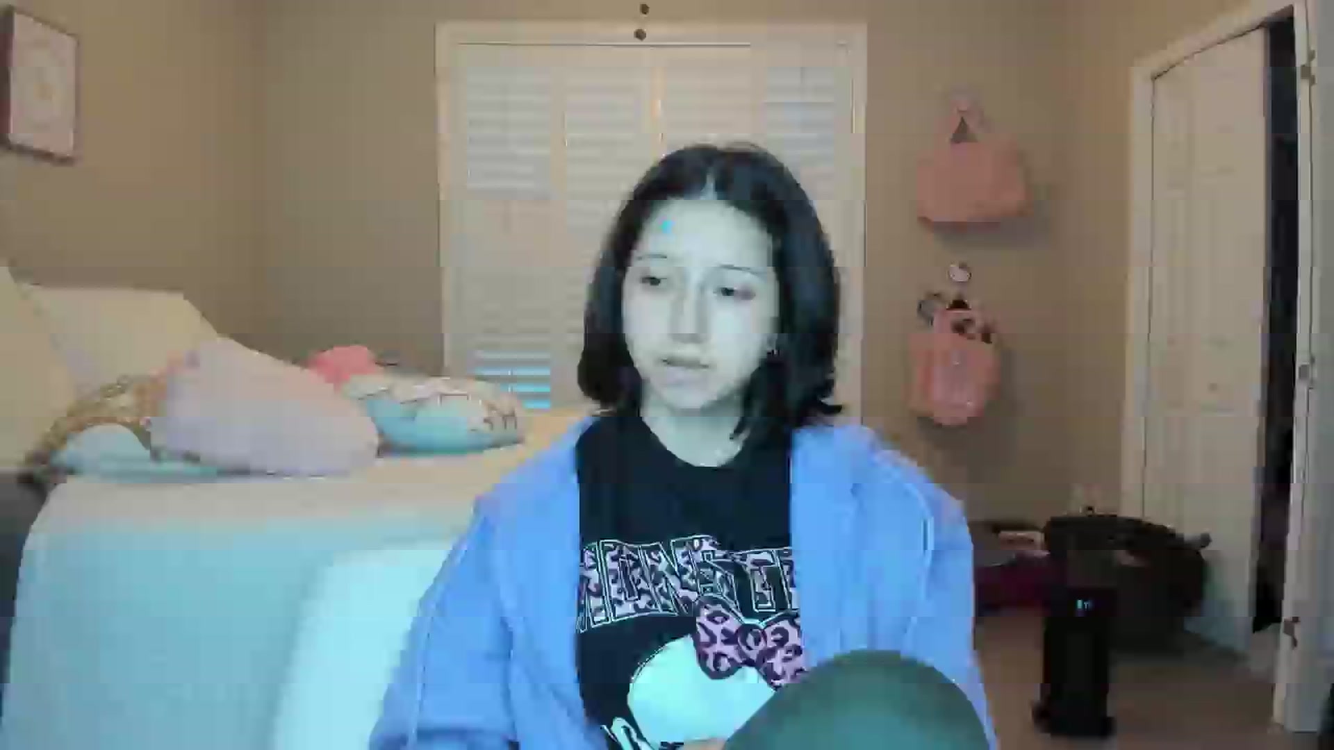 Gallery image thumbnail from Cherrycute666's myfreecams stream on, 01/10/2026, 22:50 image 17 of 20