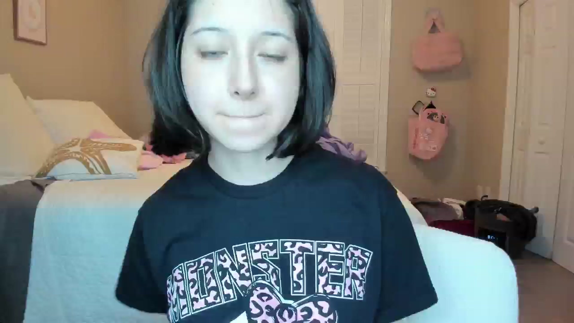 Gallery image thumbnail from Cherrycute666's myfreecams stream on, 01/11/2026, 06:55 image 4 of 20