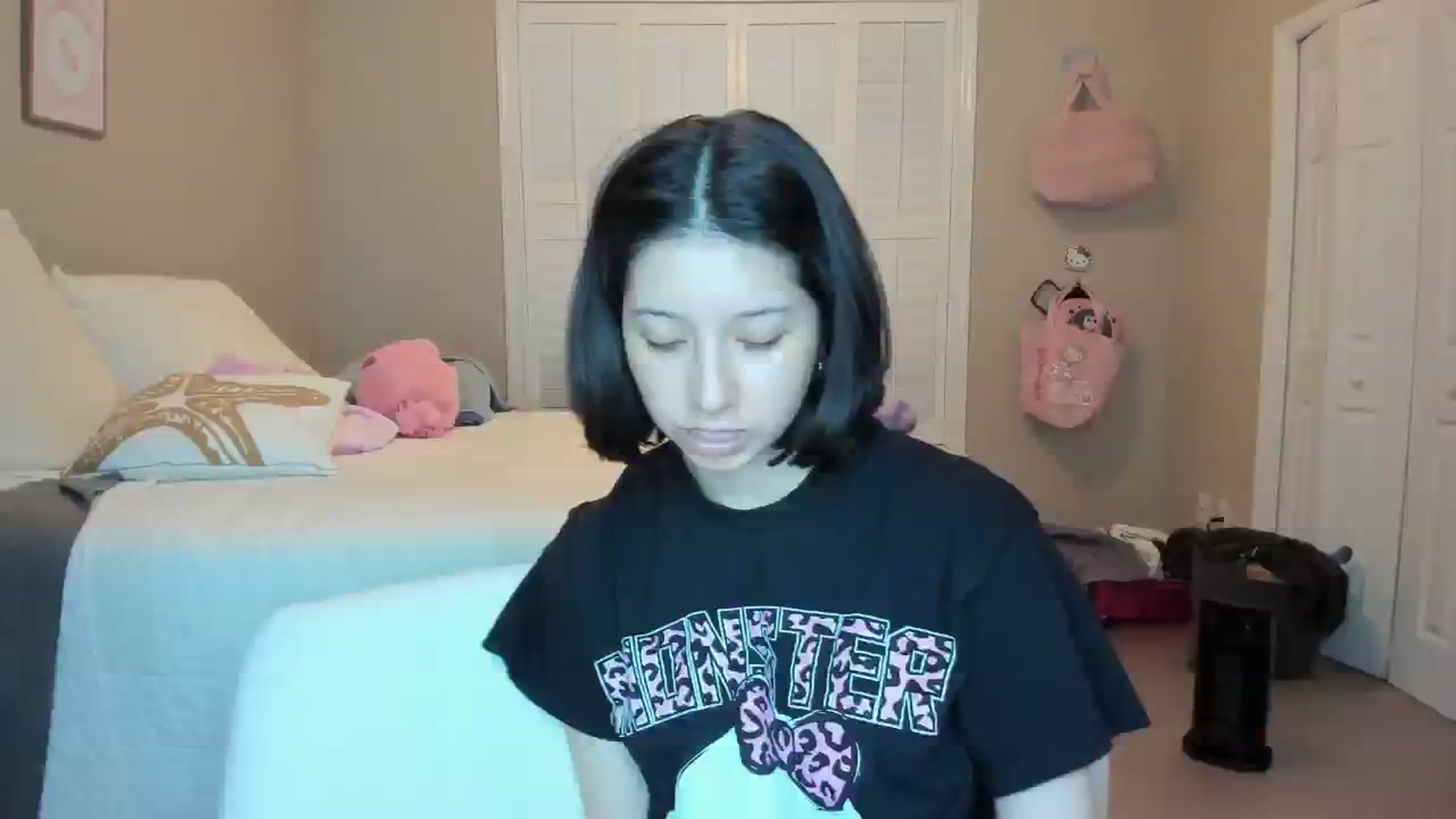 Gallery image thumbnail from Cherrycute666's myfreecams stream on, 01/11/2026, 06:55 image 19 of 20