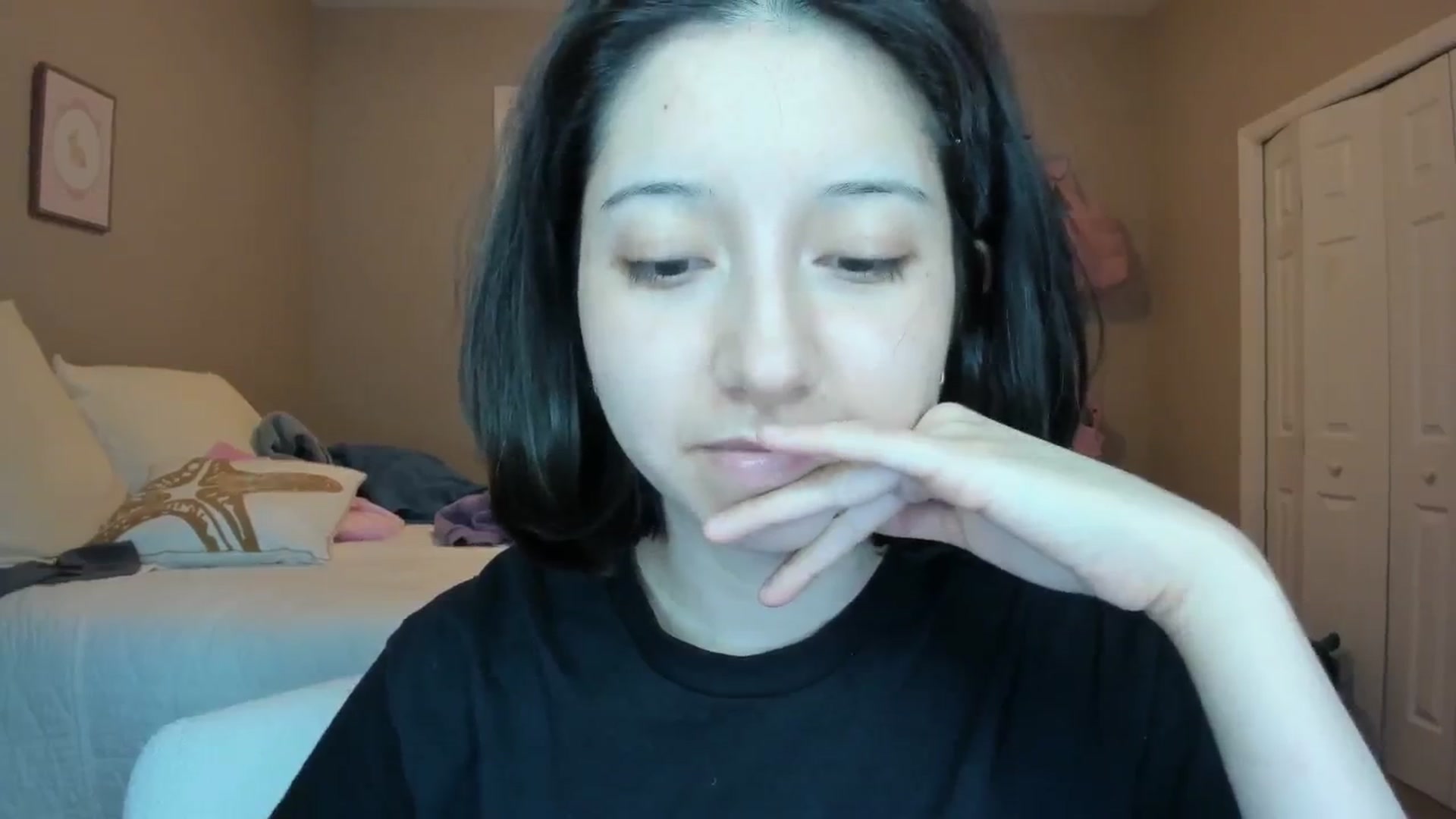 Gallery image thumbnail from Cherrycute666's myfreecams stream on, 01/11/2026, 08:28 image 19 of 20