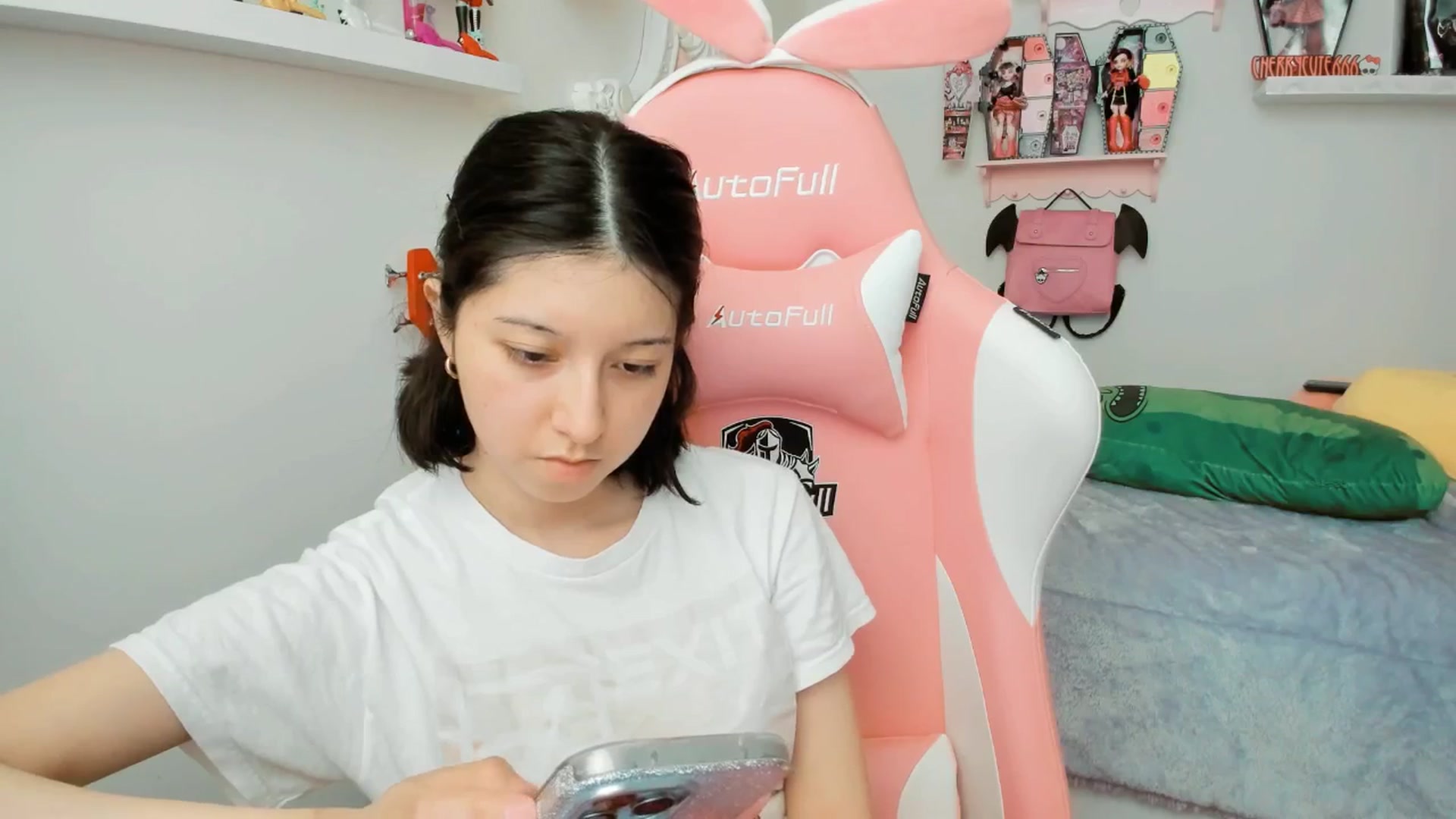 Gallery image thumbnail from Cherrycute666's myfreecams stream on, 01/20/2026, 23:30 image 14 of 20