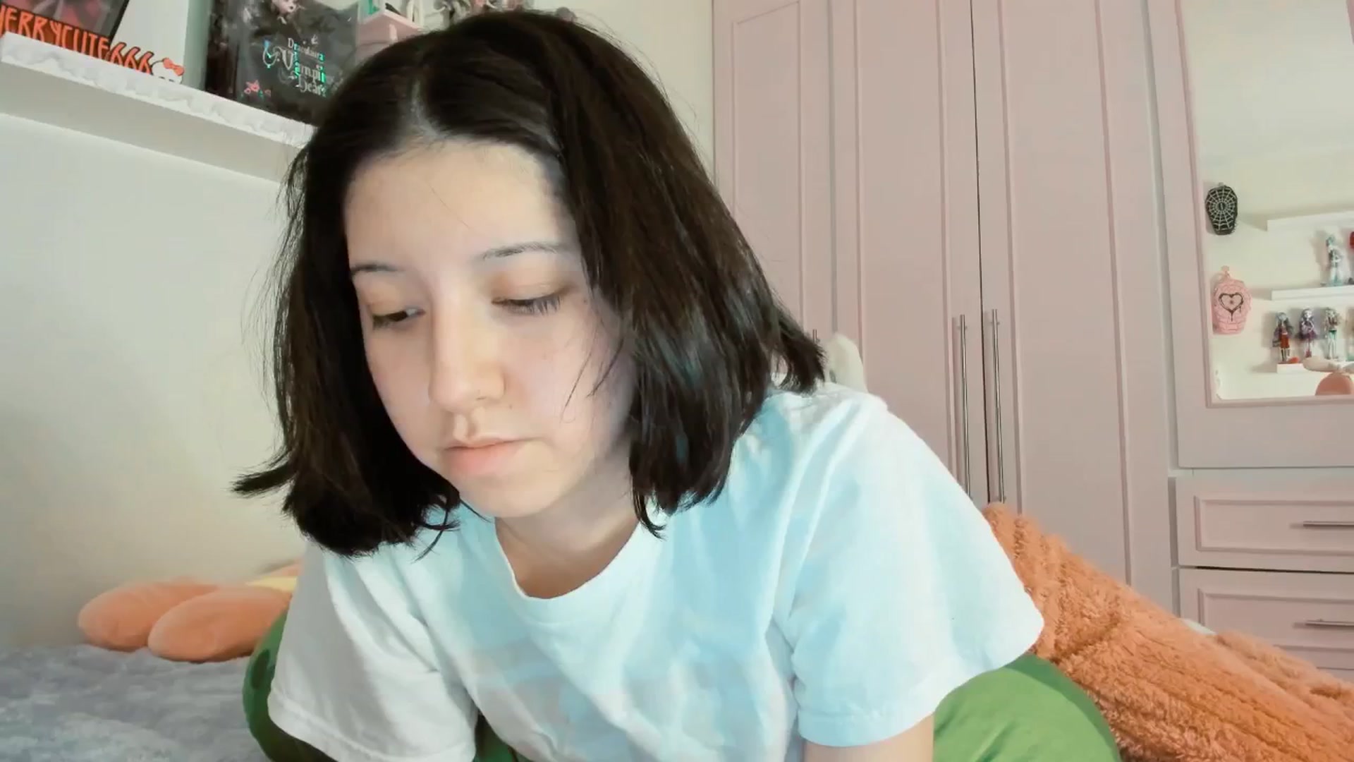 Gallery image thumbnail from Cherrycute666's myfreecams stream on, 01/21/2026, 05:41 image 20 of 20