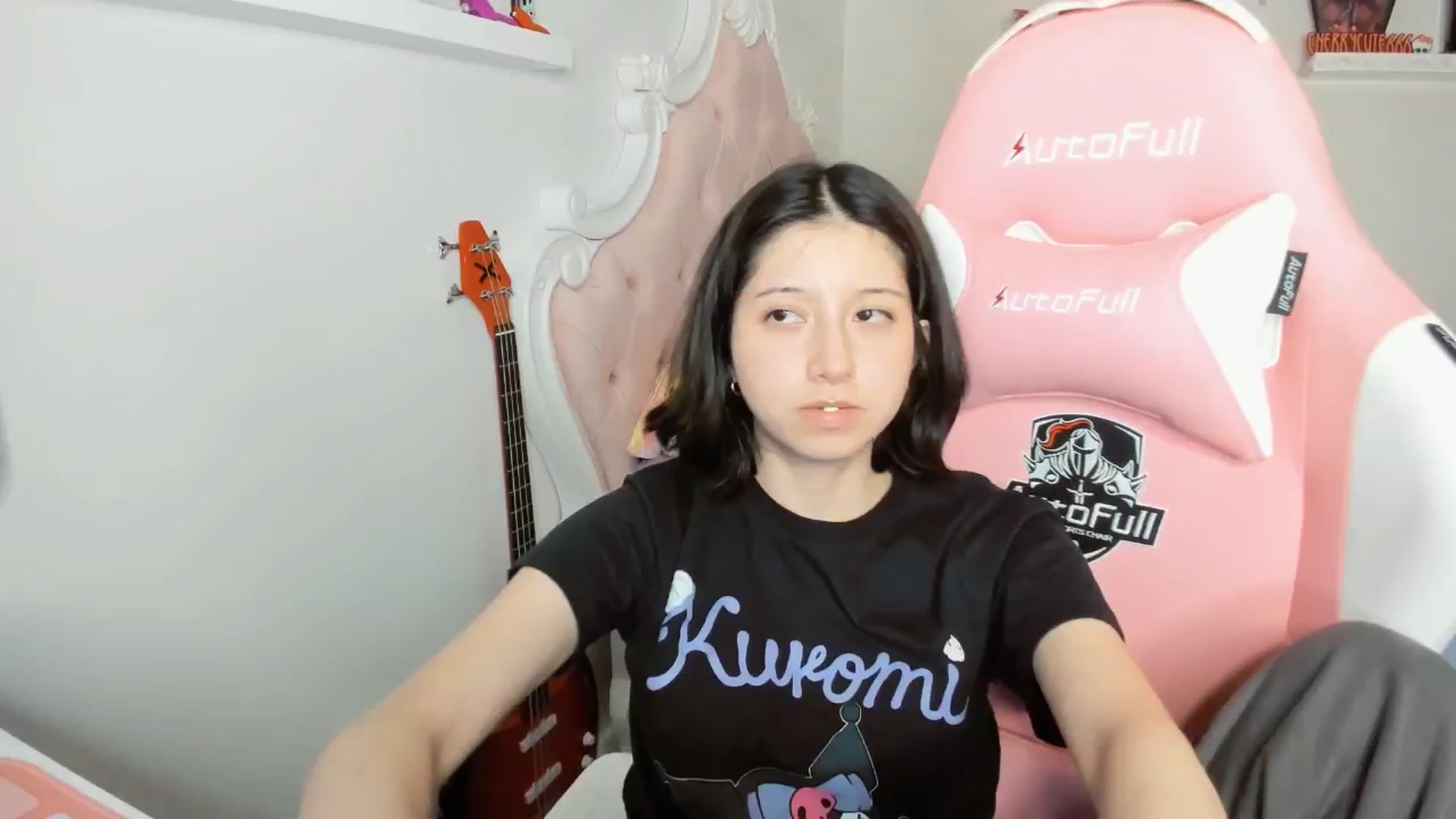 Gallery image thumbnail from Cherrycute666's myfreecams stream on, 01/22/2026, 05:06 image 17 of 20