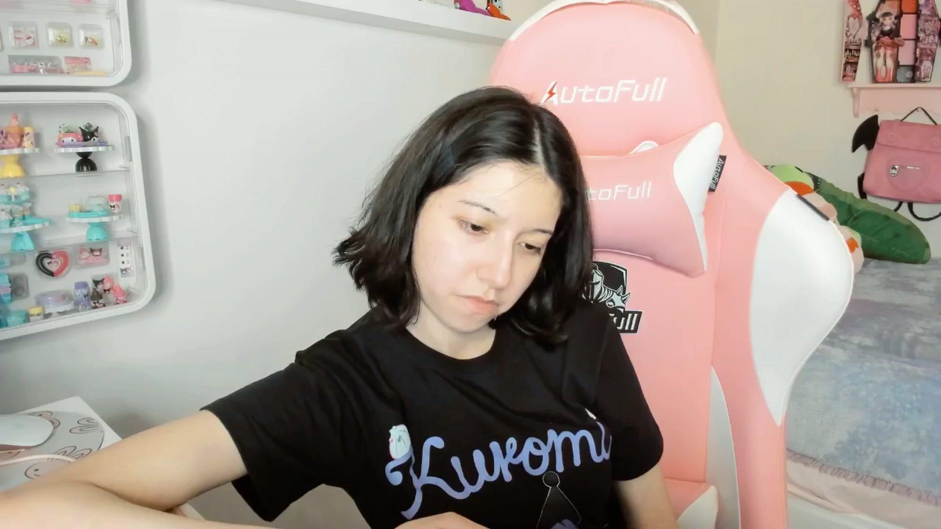 Gallery image thumbnail from Cherrycute666's myfreecams stream on, 01/22/2026, 05:06 image 14 of 20