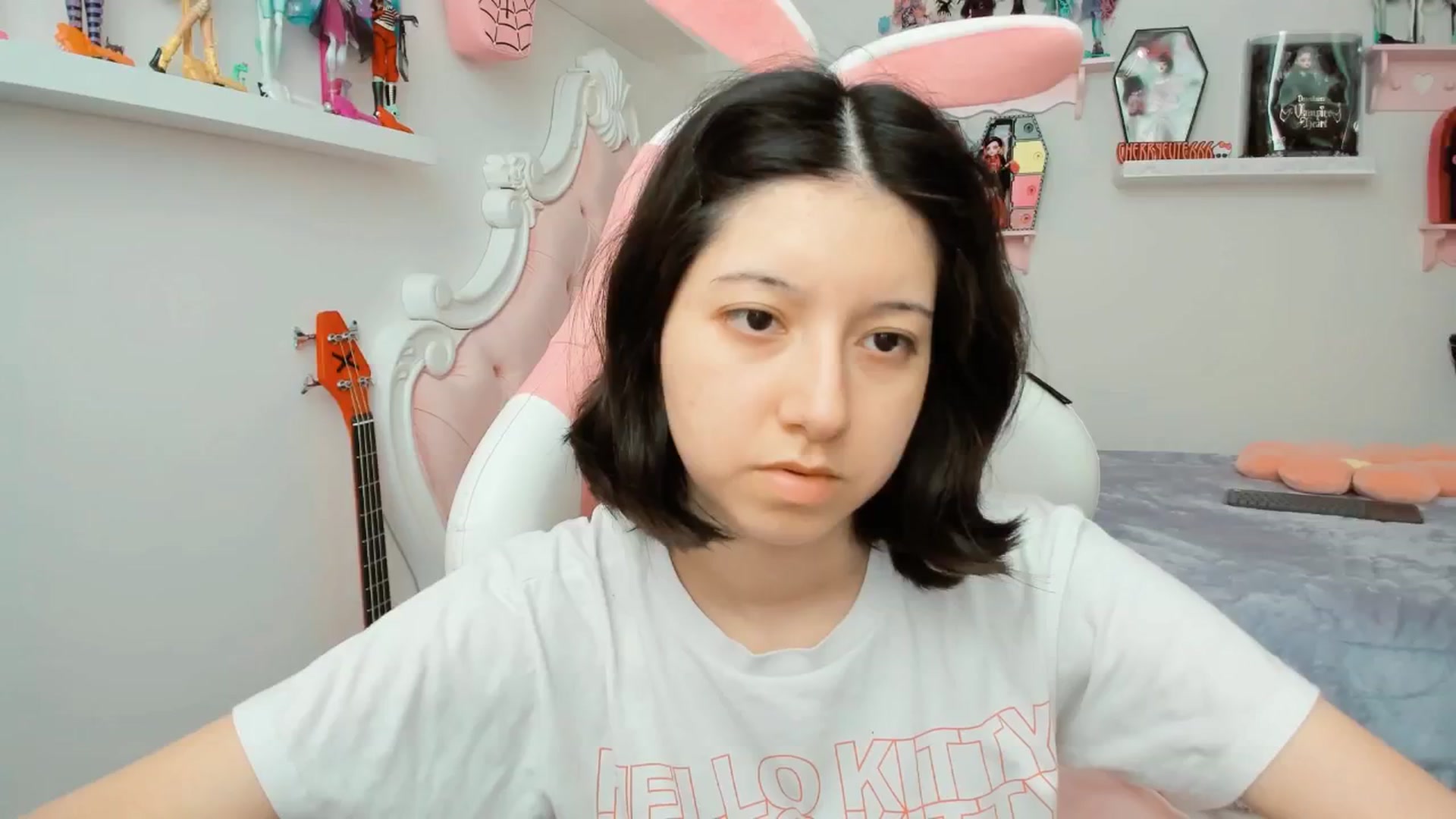 Gallery image thumbnail from Cherrycute666's myfreecams stream on, 01/22/2026, 19:29 image 13 of 20