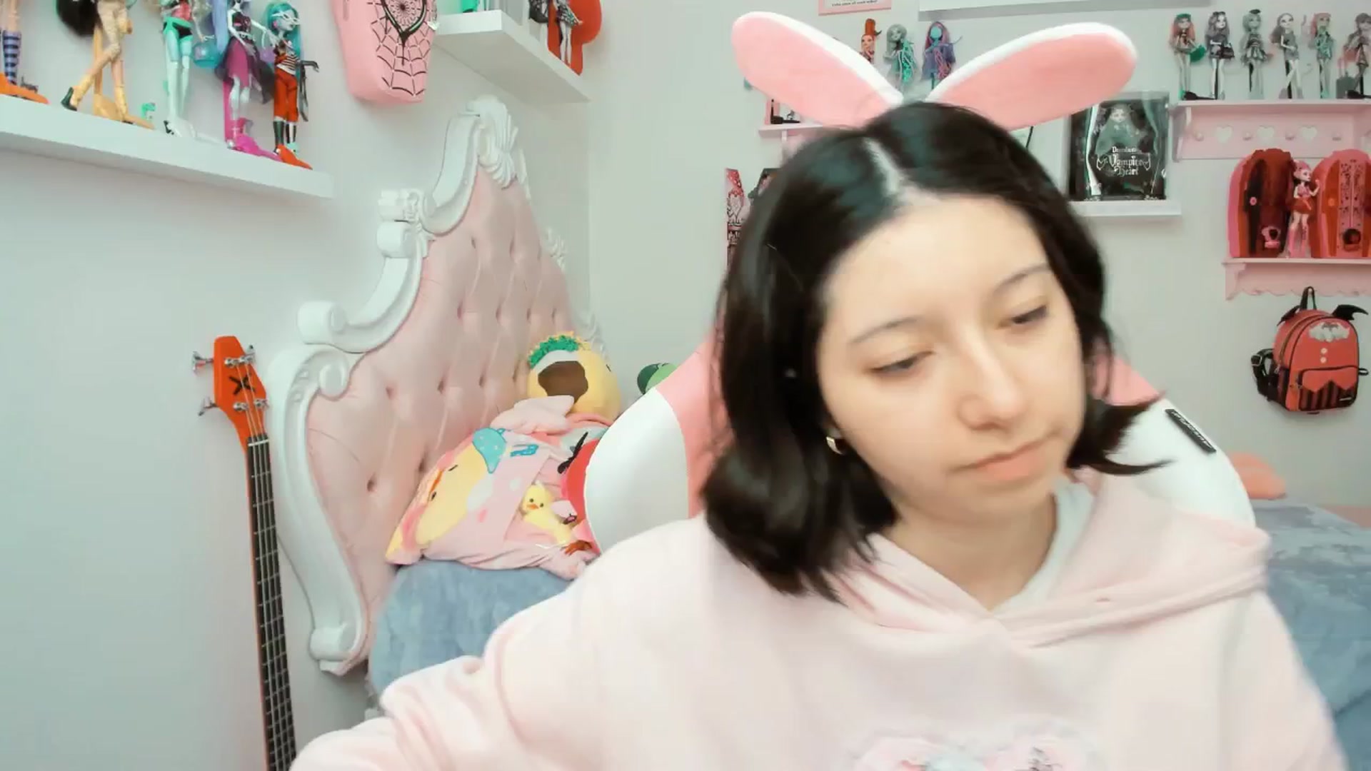 Gallery image thumbnail from Cherrycute666's myfreecams stream on, 01/22/2026, 19:29 image 2 of 20
