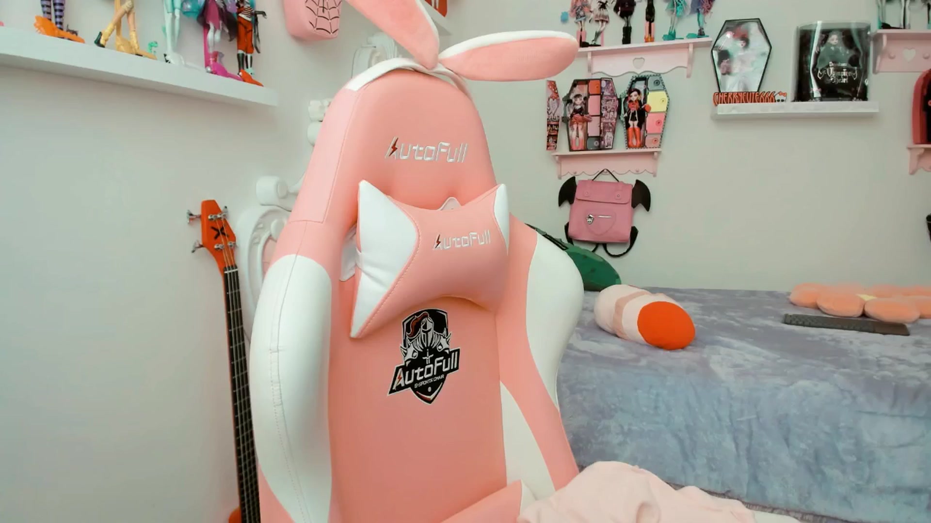Gallery image thumbnail from Cherrycute666's myfreecams stream on, 01/22/2026, 19:29 image 16 of 20