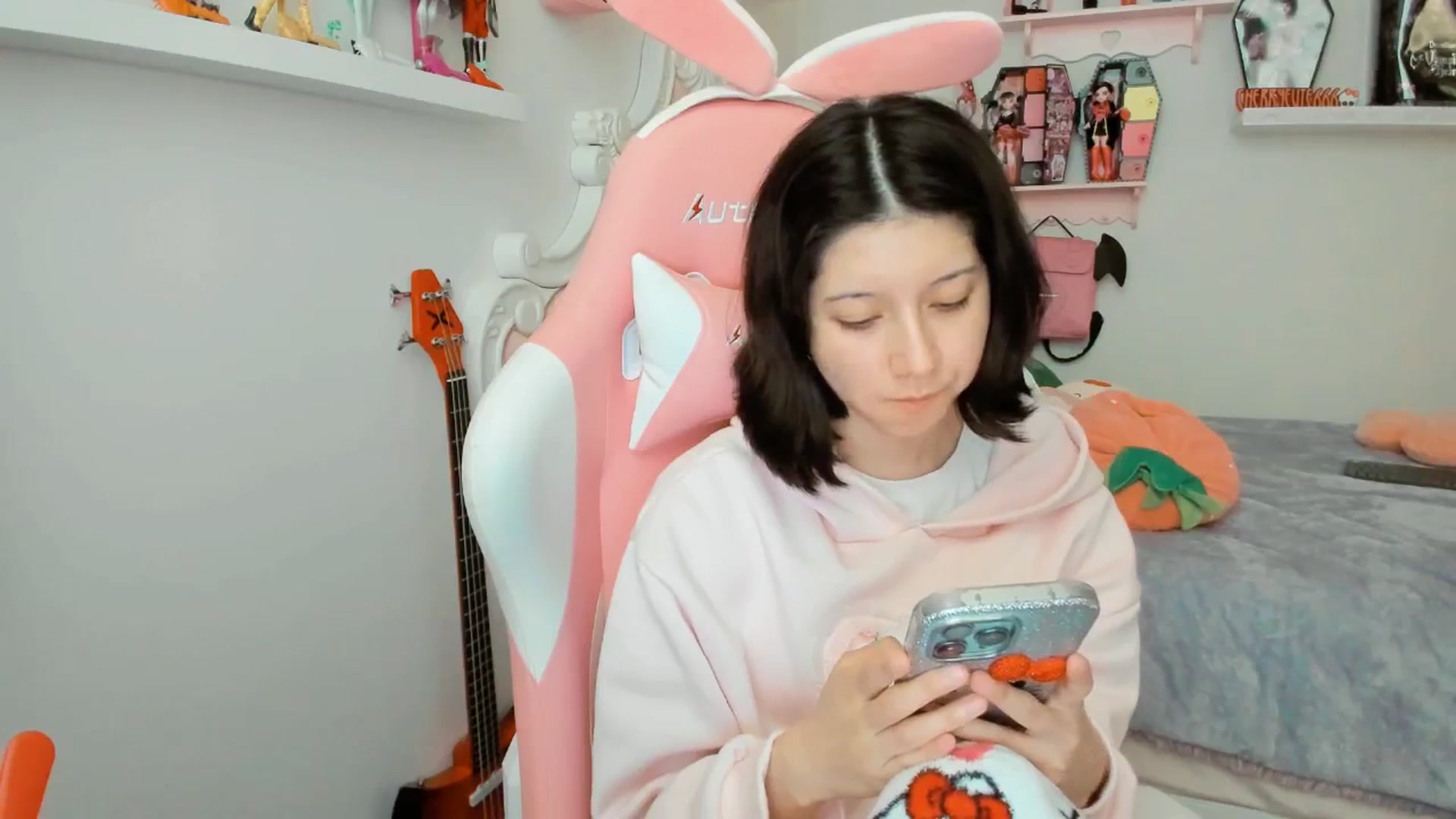 Gallery image thumbnail from Cherrycute666's myfreecams stream on, 01/23/2026, 24:25 image 12 of 20