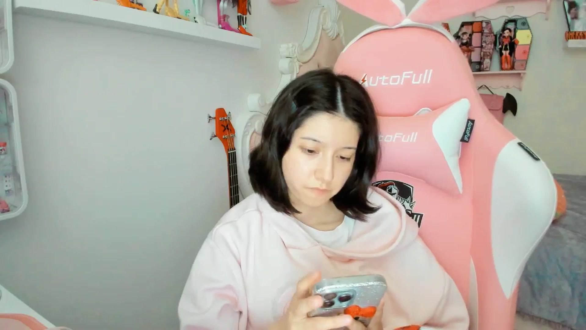 Gallery image thumbnail from Cherrycute666's myfreecams stream on, 01/23/2026, 24:25 image 16 of 20