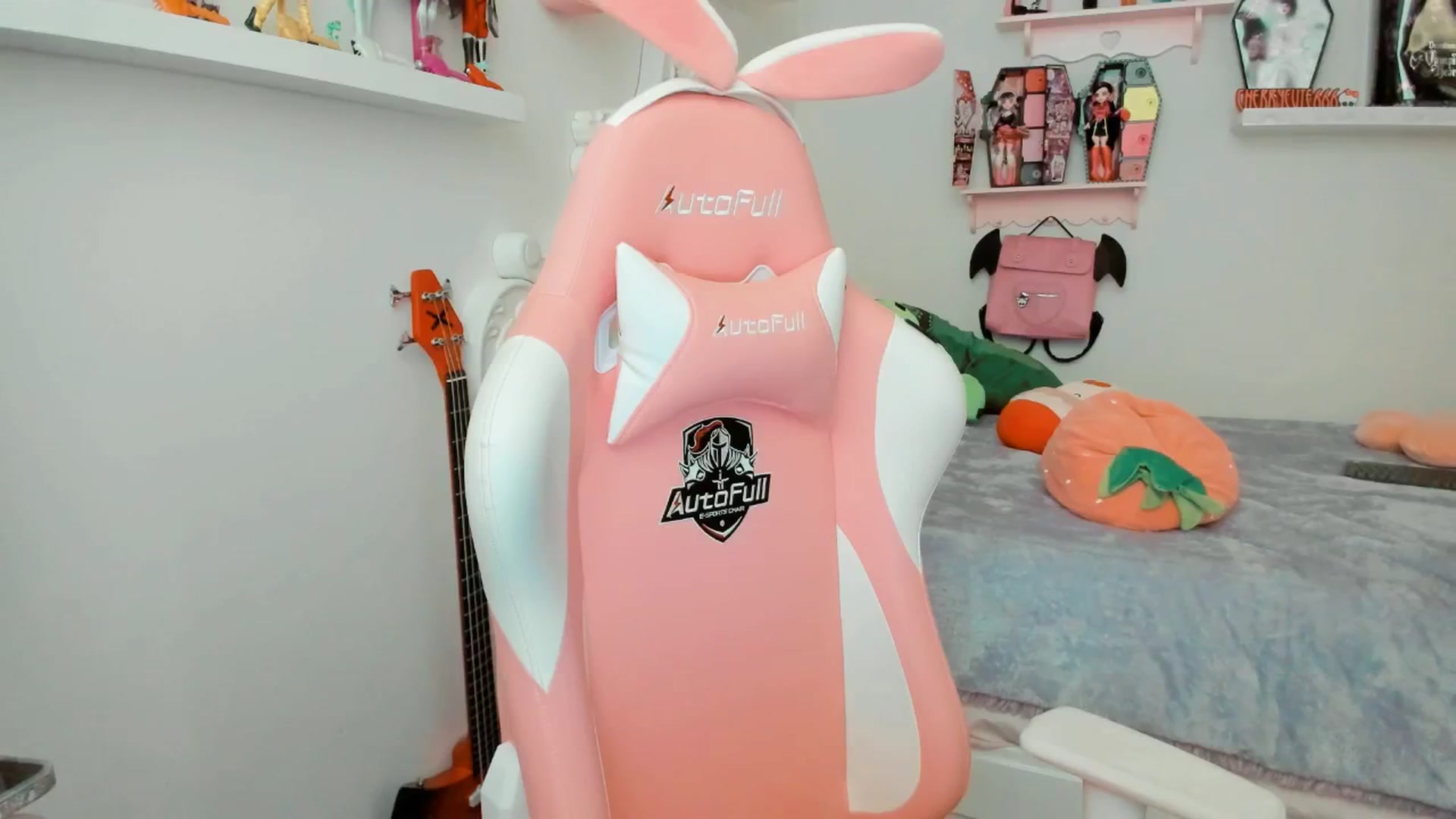Gallery image thumbnail from Cherrycute666's myfreecams stream on, 01/23/2026, 24:25 image 11 of 20
