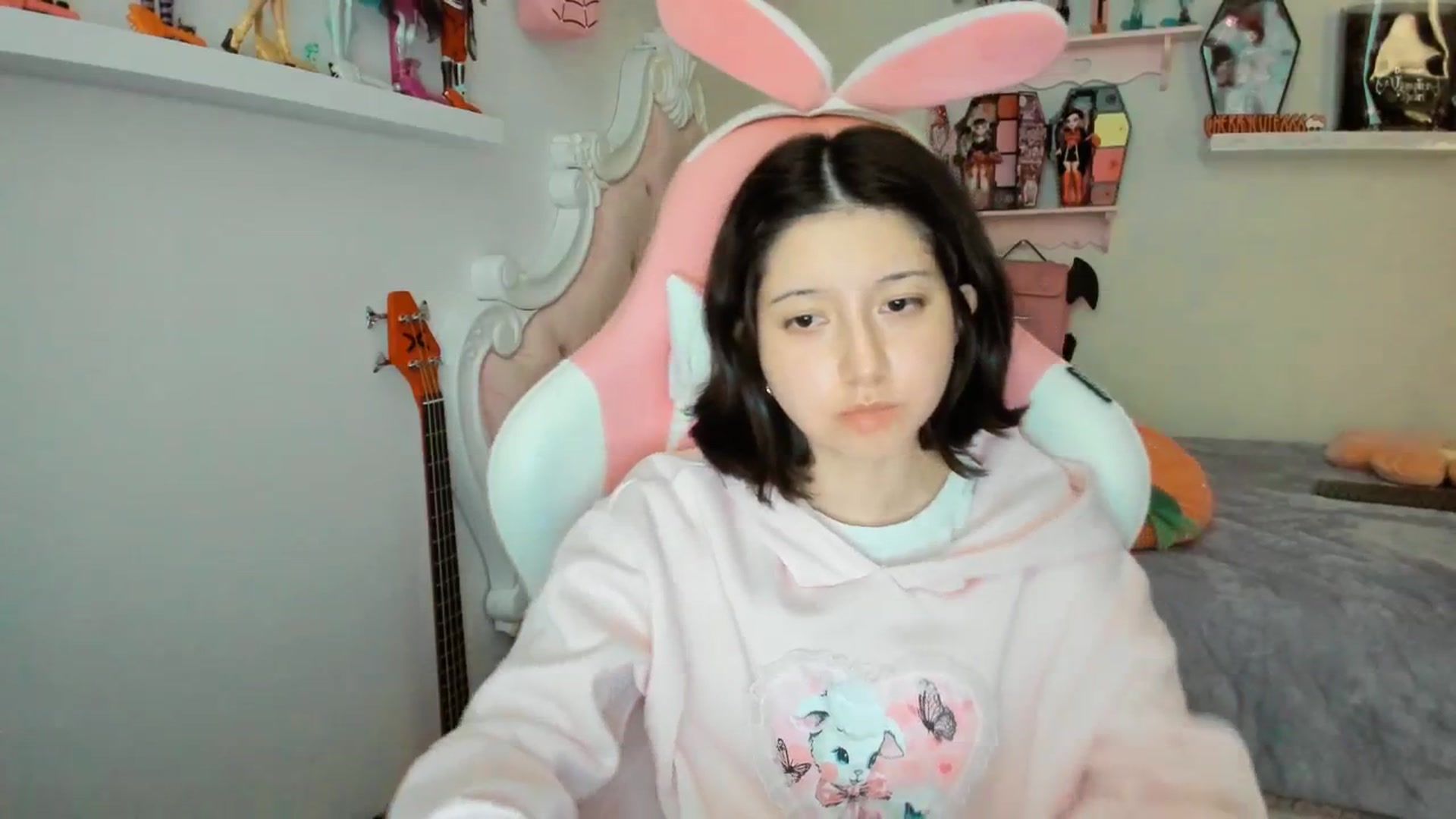 Gallery image thumbnail from Cherrycute666's myfreecams stream on, 01/23/2026, 24:25 image 18 of 20