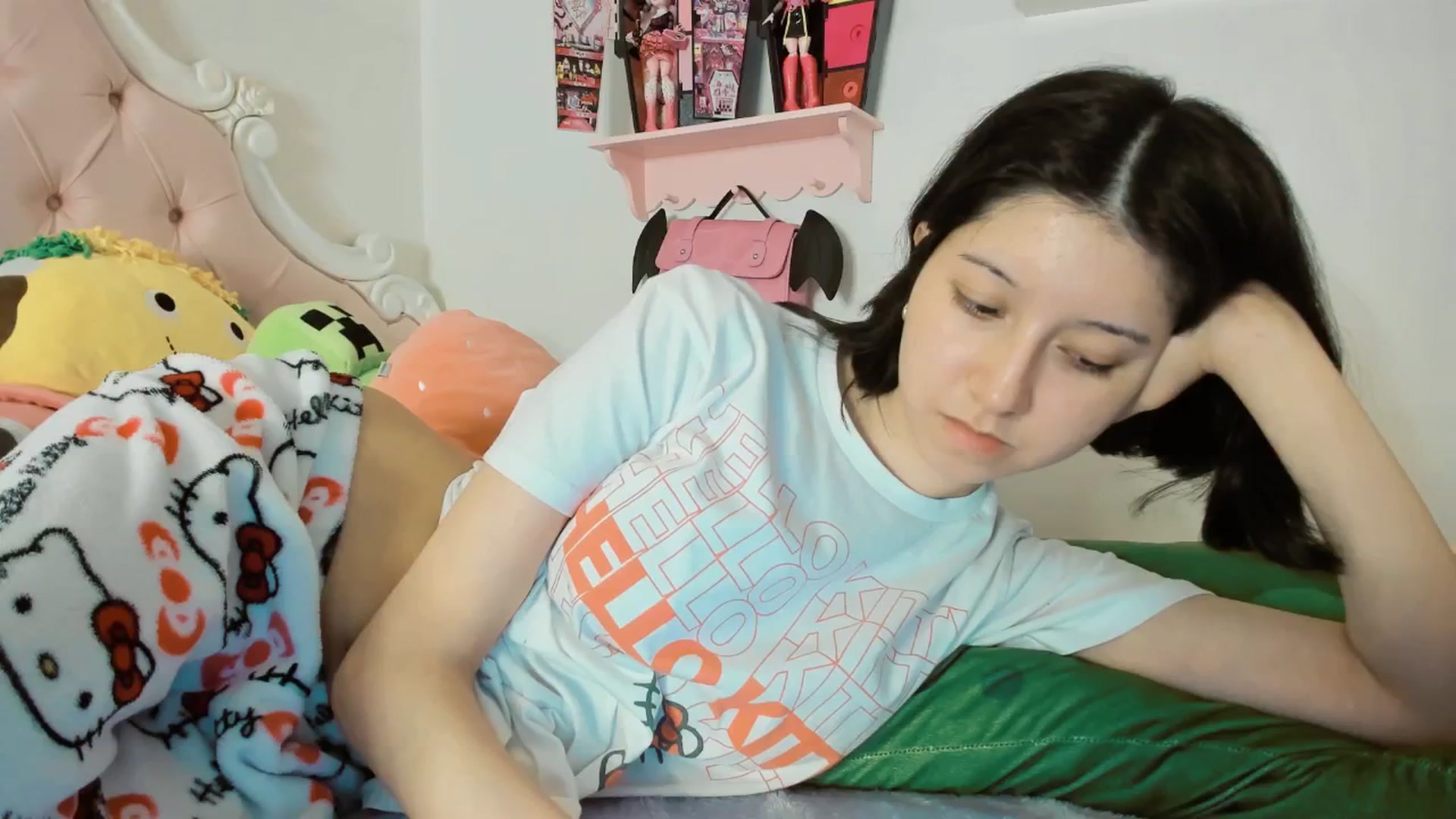 Gallery image thumbnail from Cherrycute666's myfreecams stream on, 01/23/2026, 03:06 image 13 of 20