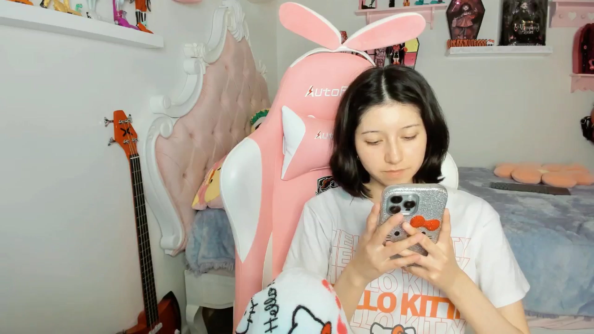 Gallery image thumbnail from Cherrycute666's myfreecams stream on, 01/23/2026, 03:06 image 7 of 20