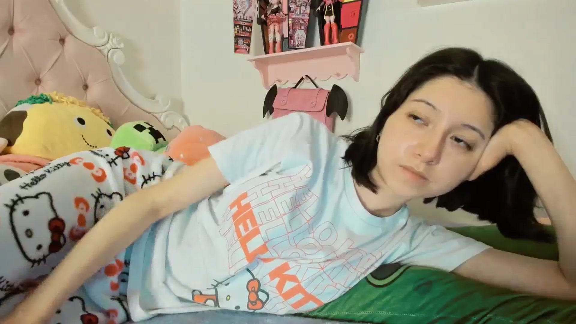 Gallery image thumbnail from Cherrycute666's myfreecams stream on, 01/23/2026, 03:06 image 18 of 20