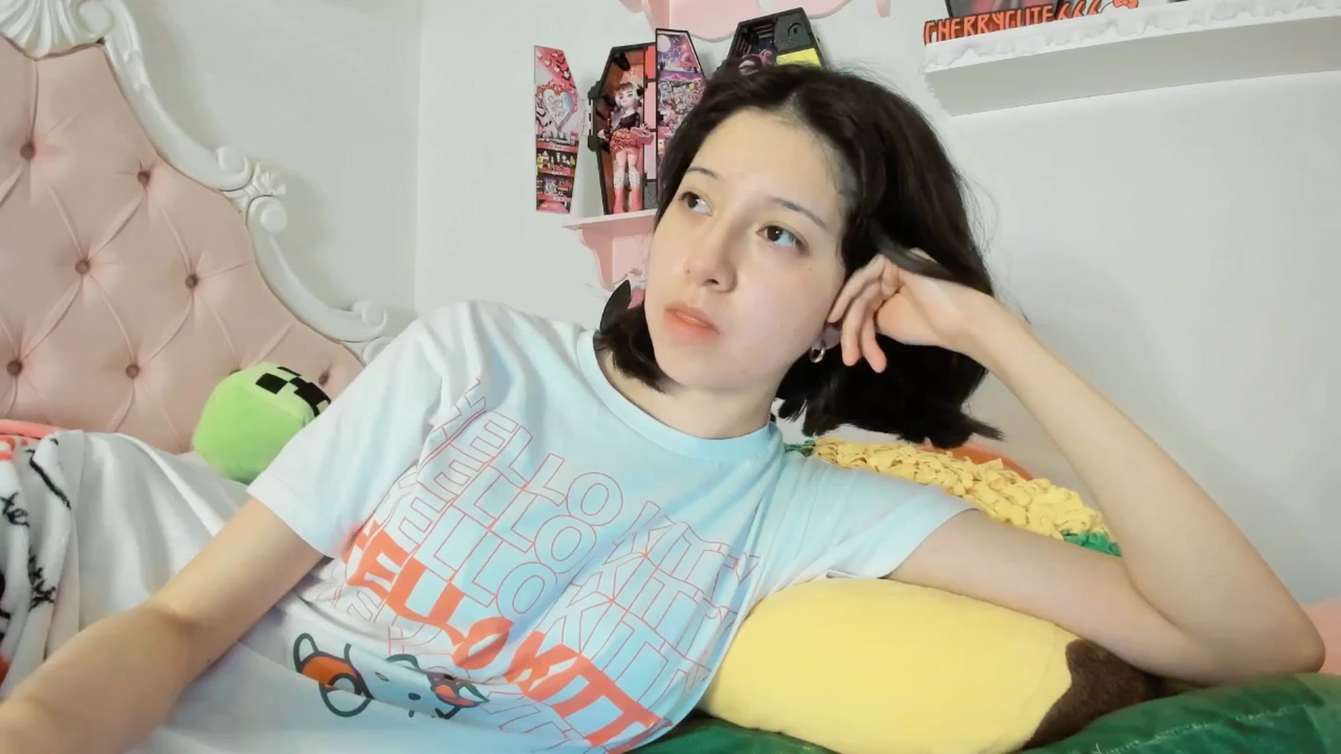 Gallery image thumbnail from Cherrycute666's myfreecams stream on, 01/23/2026, 07:42 image 6 of 20