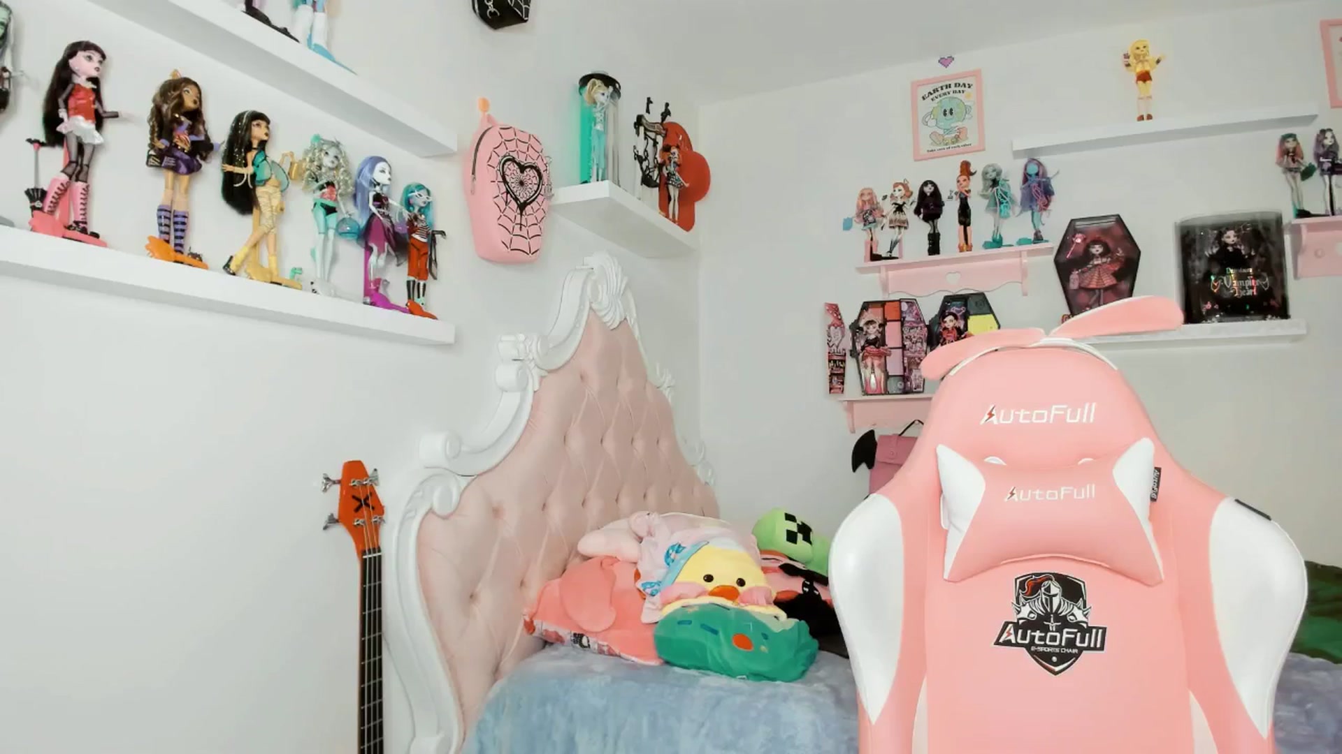 Gallery image thumbnail from Cherrycute666's myfreecams stream on, 01/23/2026, 08:21 image 13 of 20