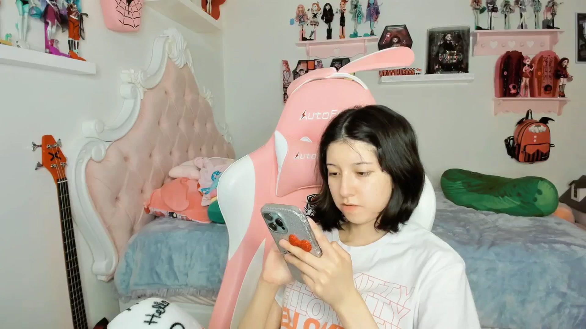 Gallery image thumbnail from Cherrycute666's myfreecams stream on, 01/23/2026, 08:21 image 16 of 20