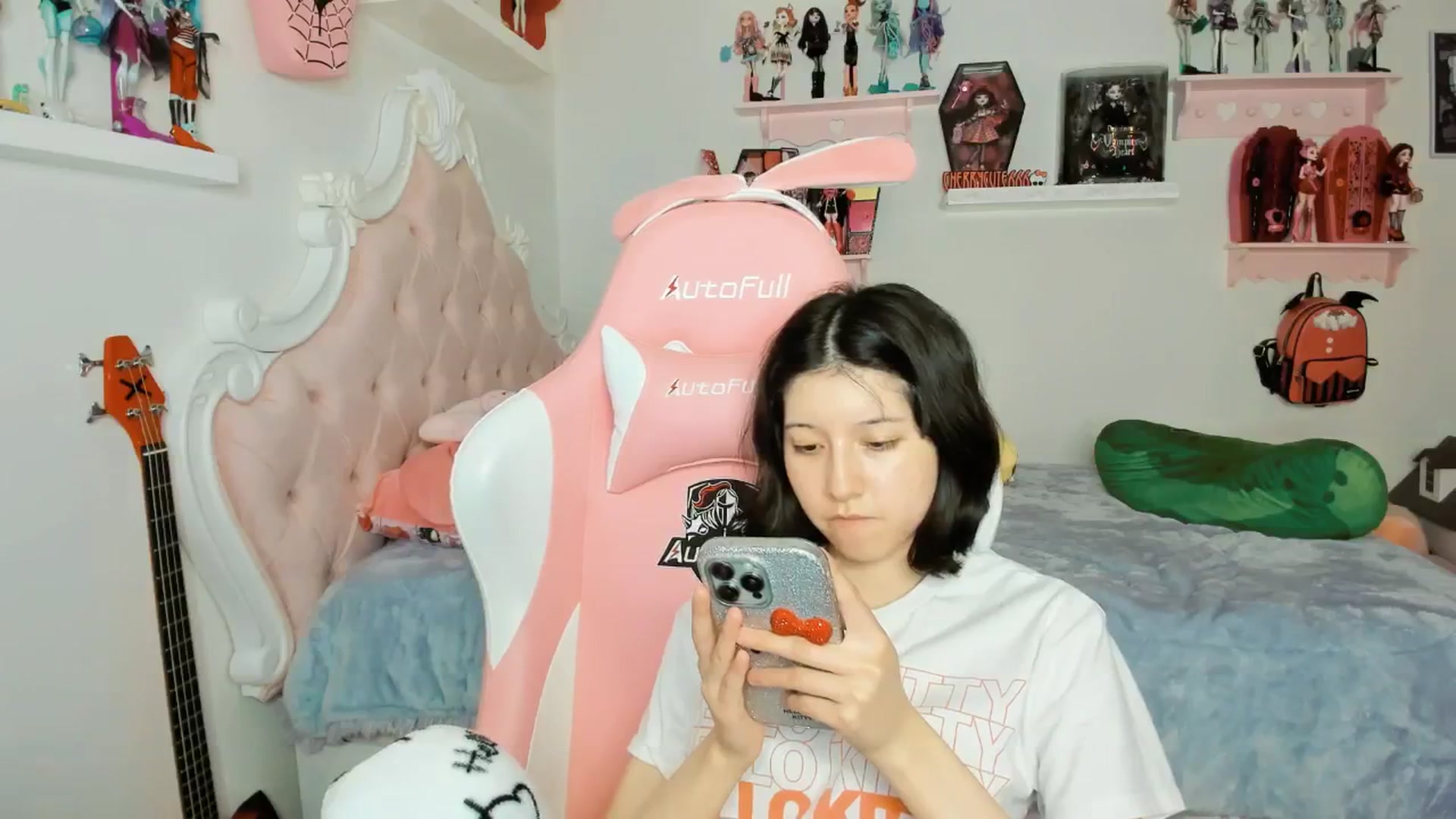 Gallery image thumbnail from Cherrycute666's myfreecams stream on, 01/23/2026, 08:21 image 18 of 20