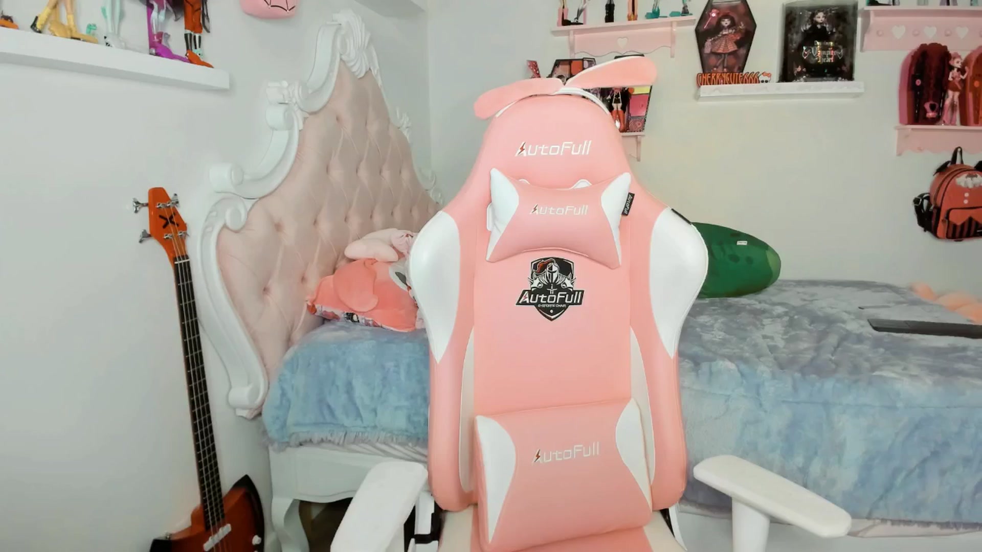 Gallery image thumbnail from Cherrycute666's myfreecams stream on, 01/24/2026, 02:49 image 4 of 20