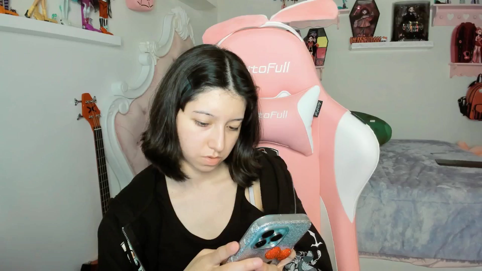 Gallery image thumbnail from Cherrycute666's myfreecams stream on, 01/24/2026, 02:49 image 7 of 20